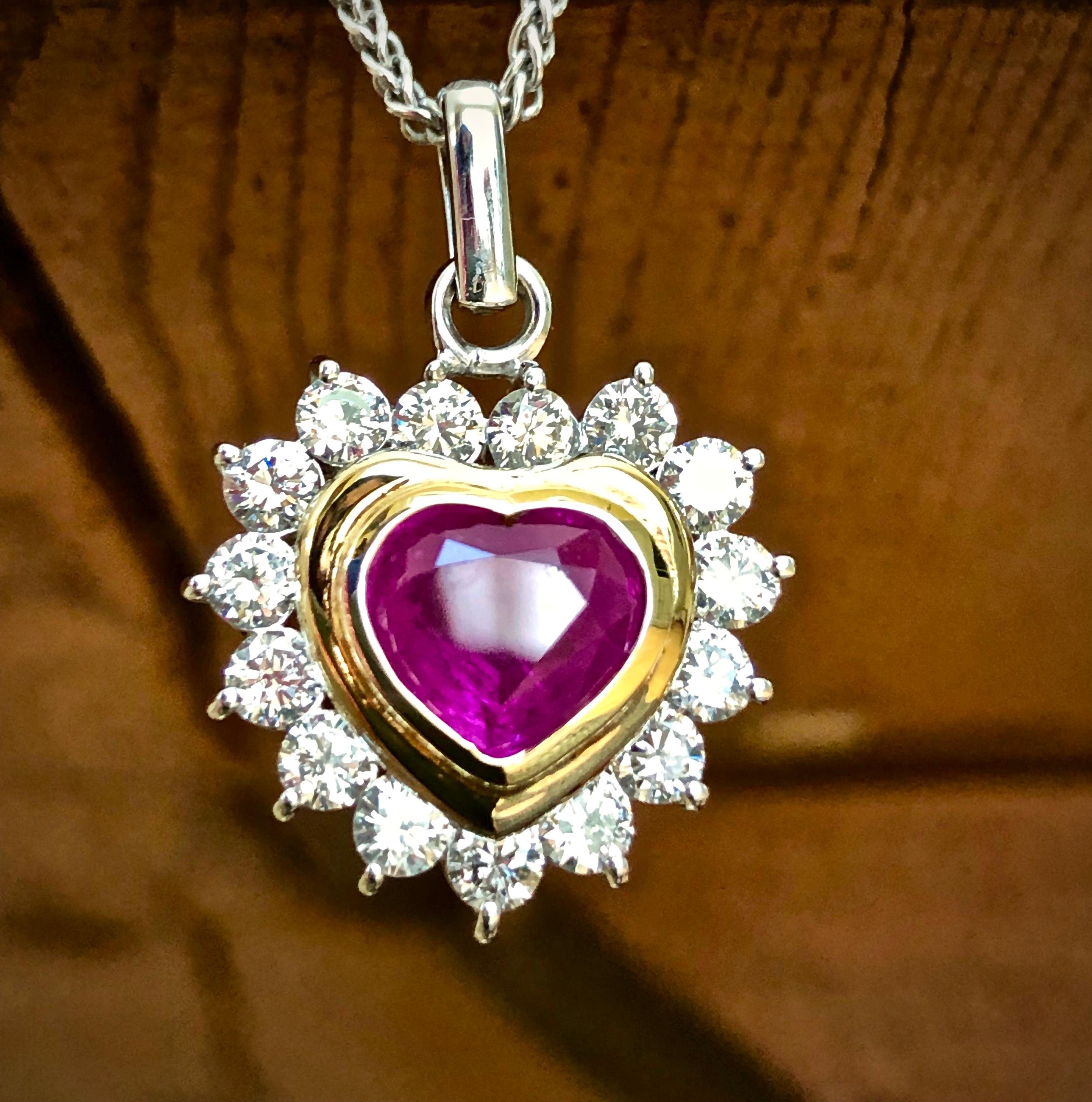 3.50 Carat Natural Burma Ruby Diamonds Heart Pendant 18 Karat For Sale 2