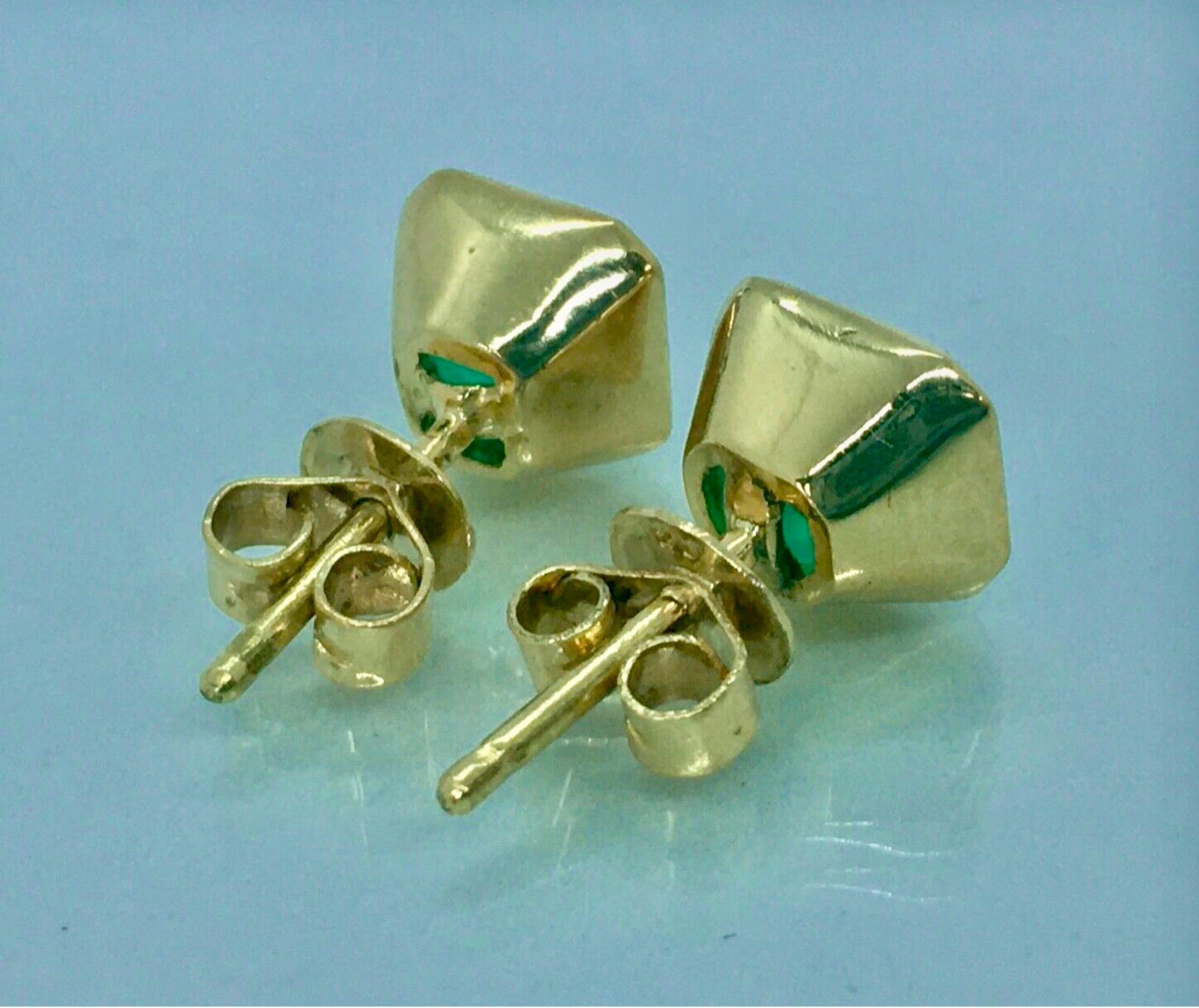 3,60 Karat natürlicher kolumbianischer Smaragd Quadratischer Ohrstecker 18 Karat Gold im Angebot 1