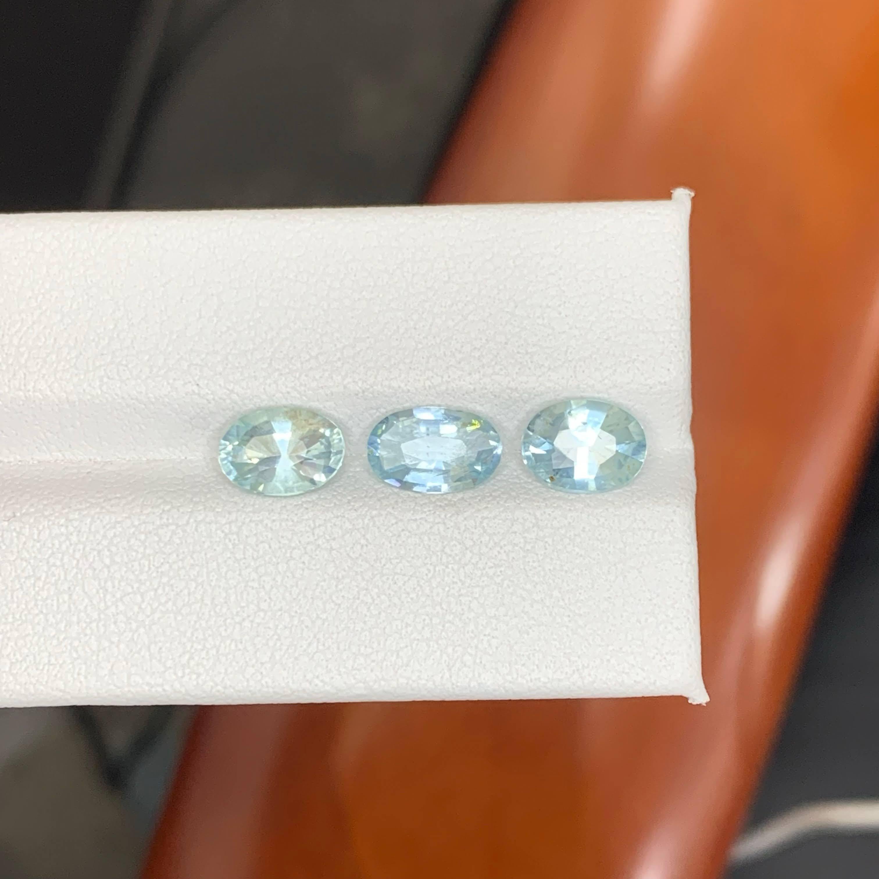 Femenino o masculino 3.50 Carat Natural Loose 3 Piece Light Blue Aquamarine Set Oval Cut Gemstone en venta