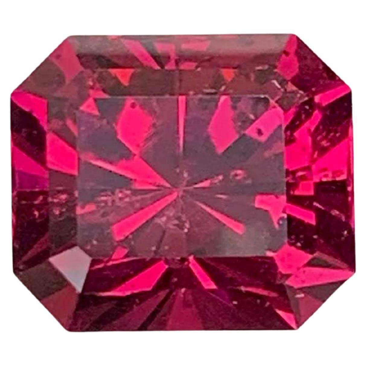 3.50 Carat Natural Loose Bright Red Garnet Stone Emerald Cut Tanzanian Gemstone (pierre précieuse tanzanienne de taille émeraude)