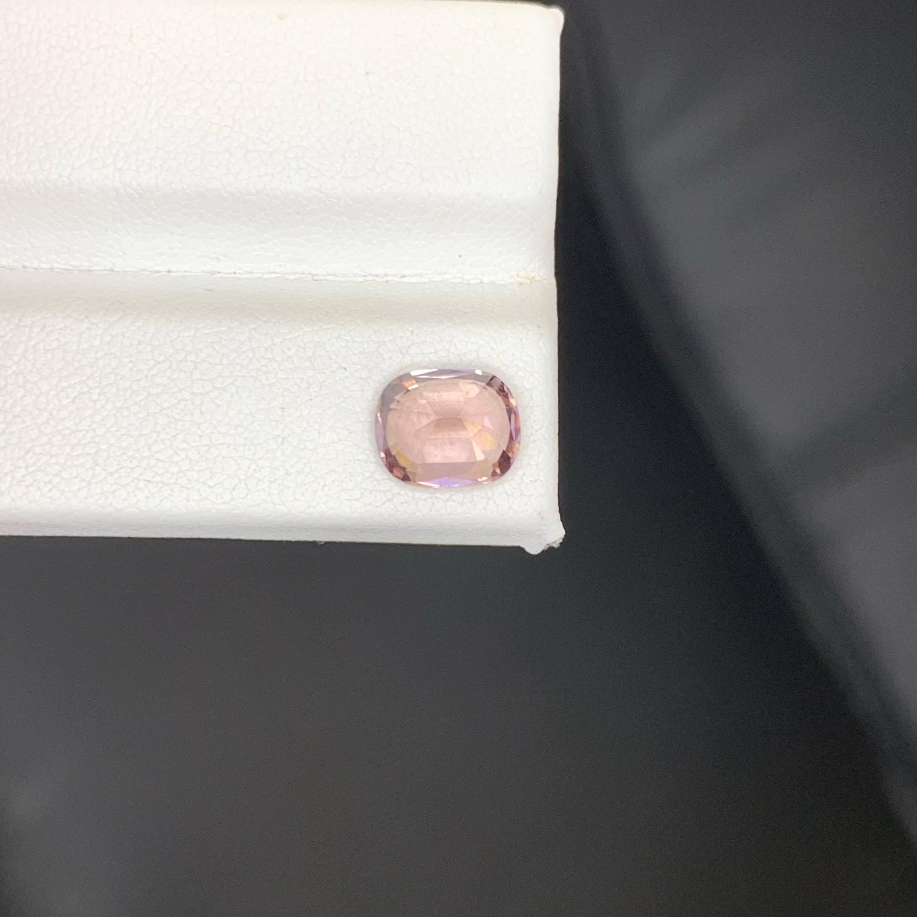 3,50 Karat natürlicher loser rosafarbener Pfirsich Spinell mit Kissenschliff burmesischer Edelstein für Damen oder Herren im Angebot