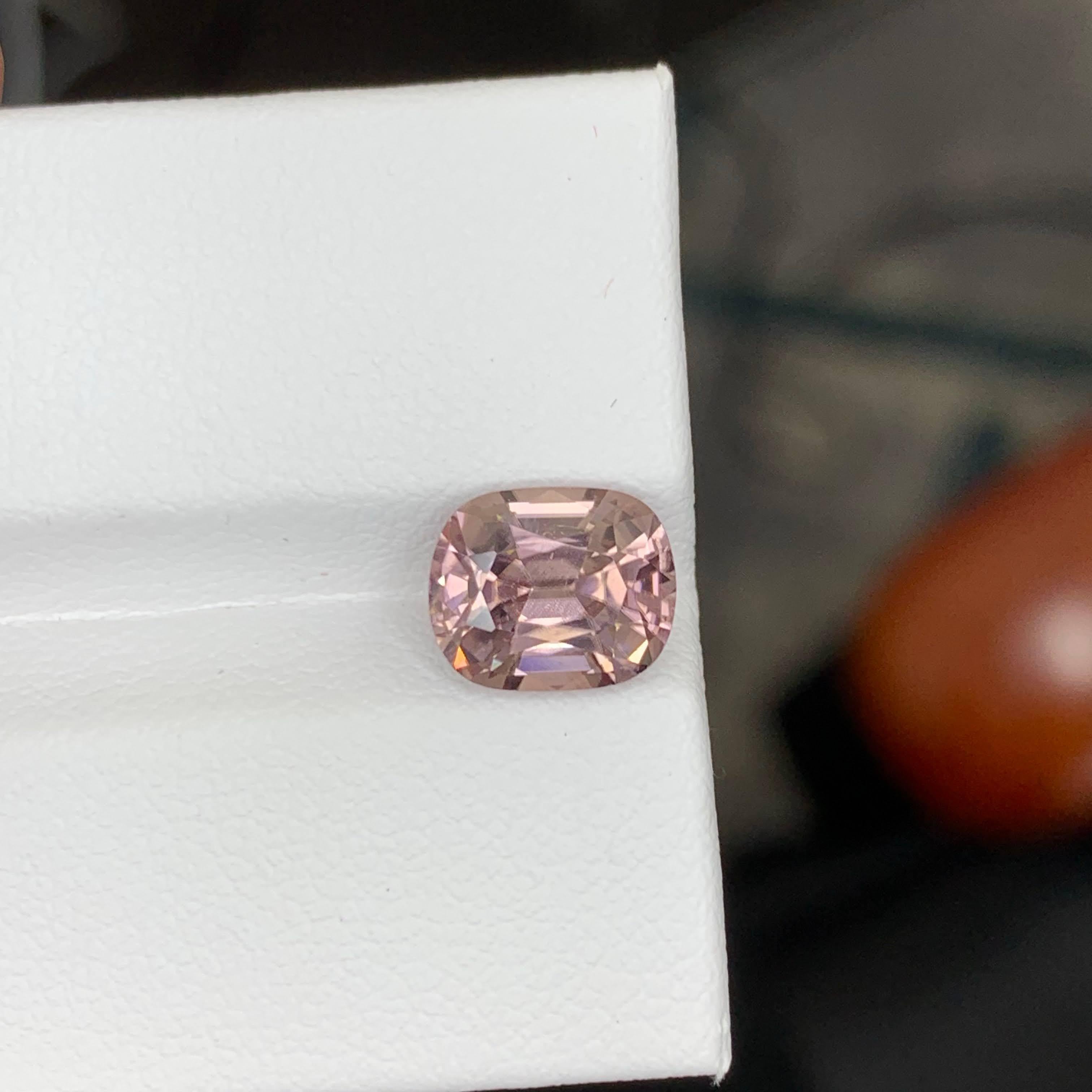 3,50 Karat natürlicher loser rosafarbener Pfirsich Spinell mit Kissenschliff burmesischer Edelstein im Angebot 2