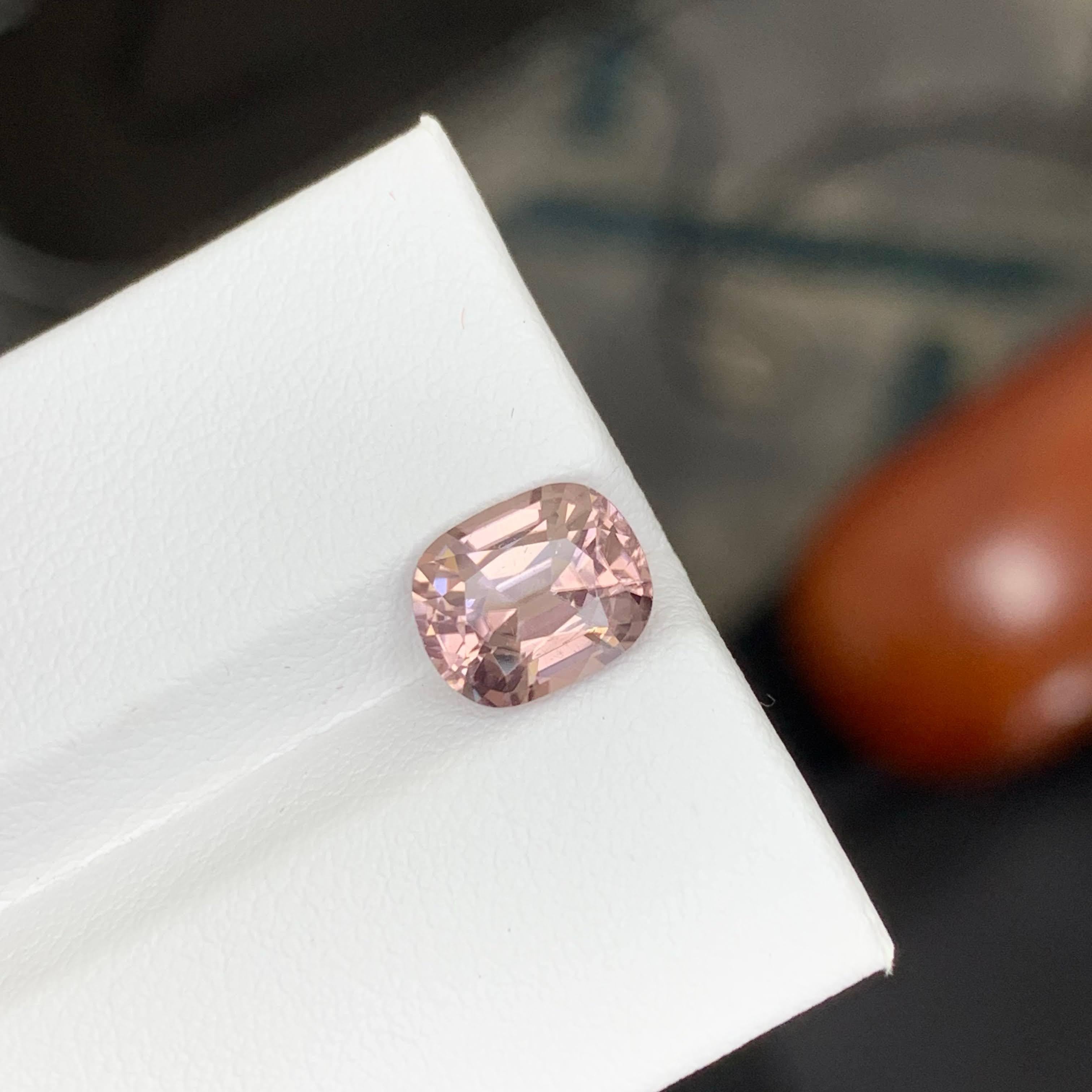 3,50 Karat natürlicher loser rosafarbener Pfirsich Spinell mit Kissenschliff burmesischer Edelstein im Angebot 3