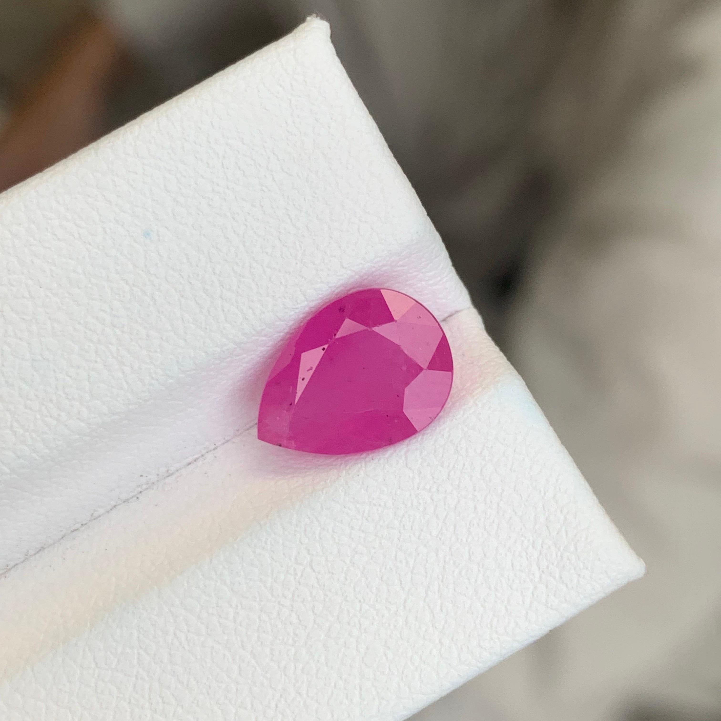 Arts and Crafts 3,50 carati di rubino rosa naturale sfuso a forma di pera in vendita