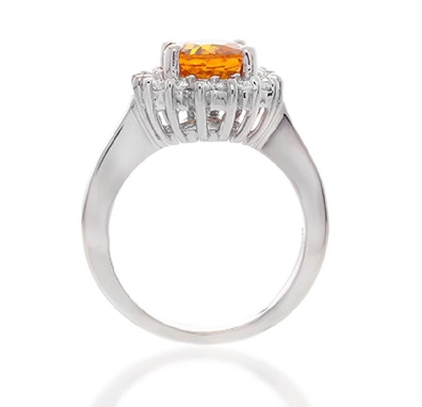 3.50 Carat Oval Cut Orange Sapphire Gemstone 14 Karat White Gold Diamond Ring In New Condition For Sale In New York, NY