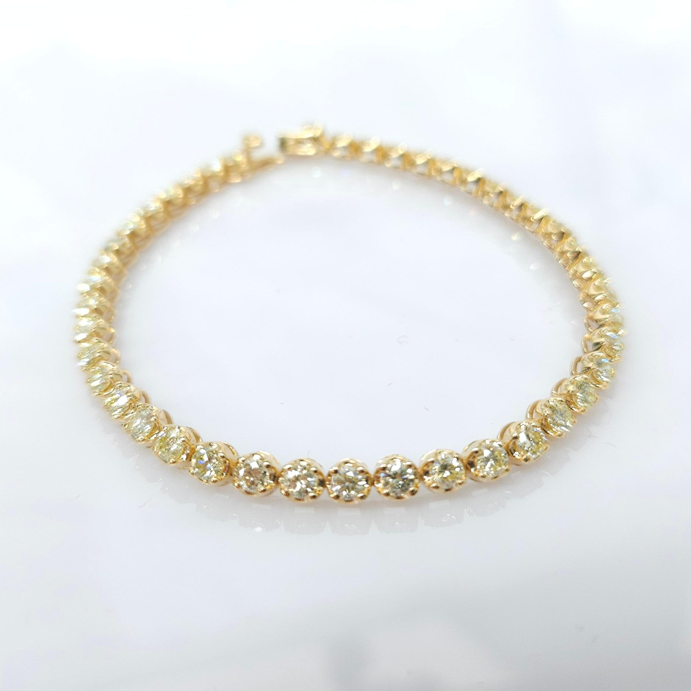 3.50 Carat Round Diamond Tennis Bracelet in 18K Yellow Gold For Sale 3