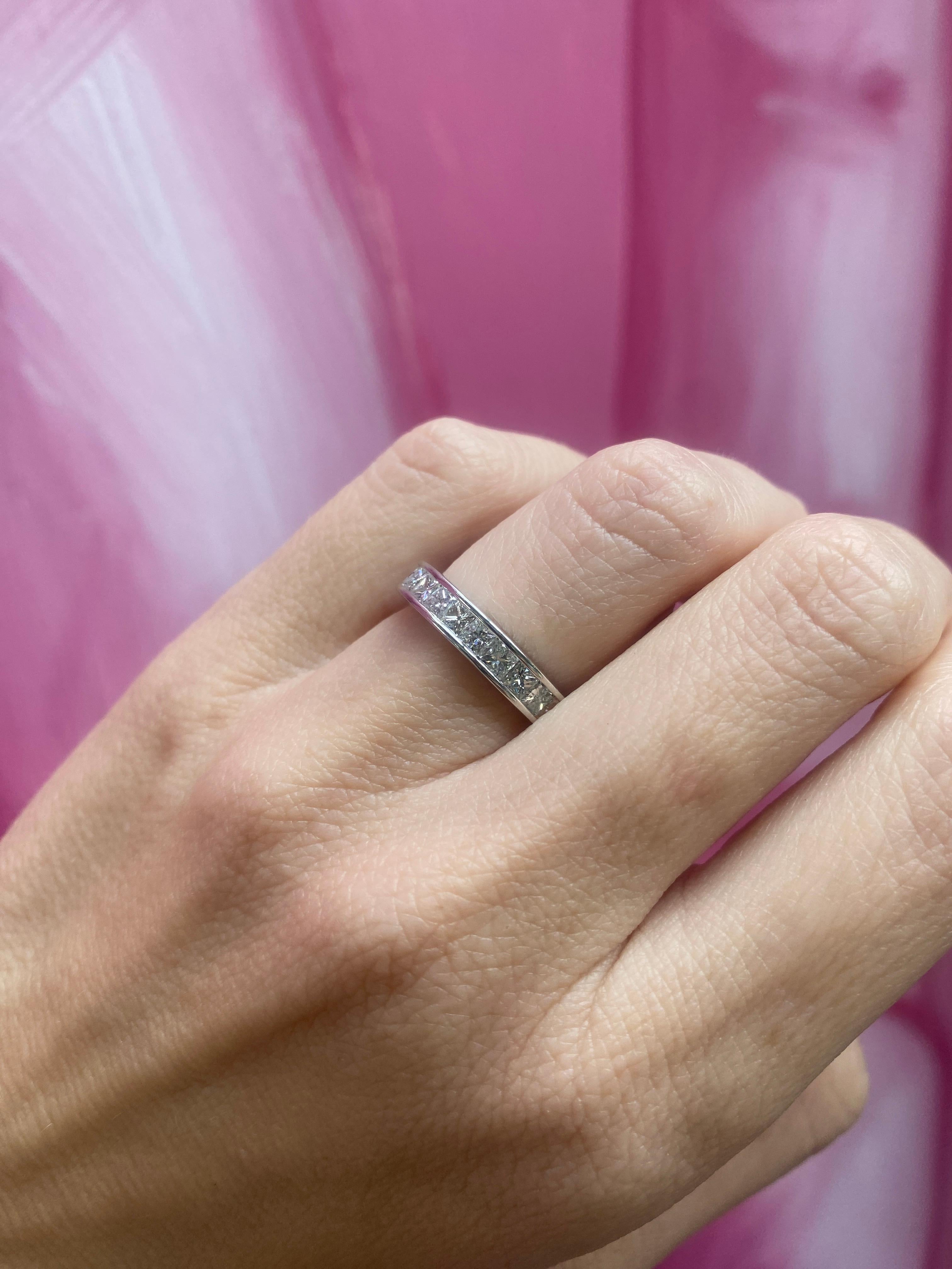 3.50 Carat Total Weight Princess Cut Diamond Eternity Band en venta 9