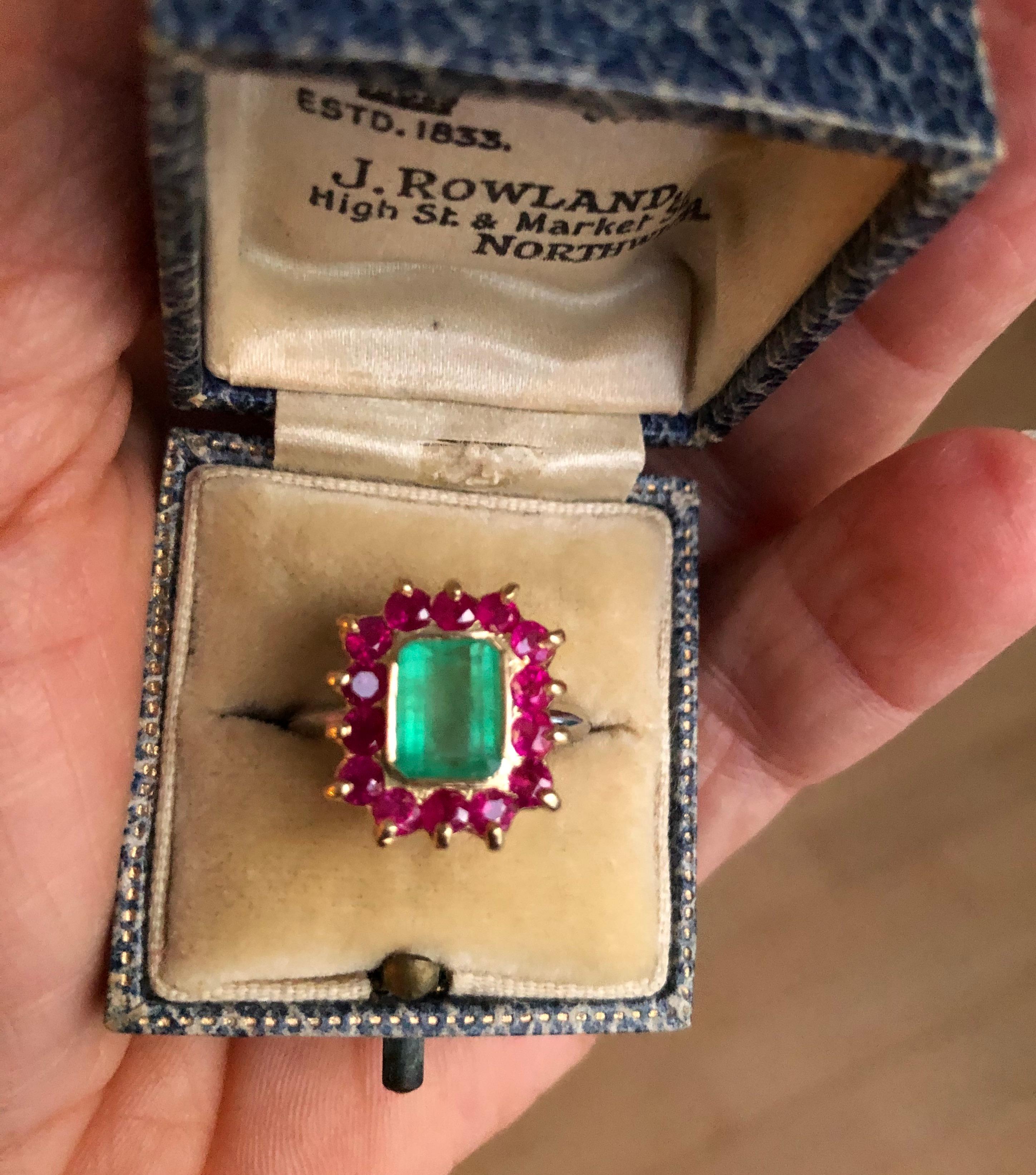3.50 Carat Vintage Emerald Ruby Cocktail Ring 18 Karat and Platinum For Sale 6