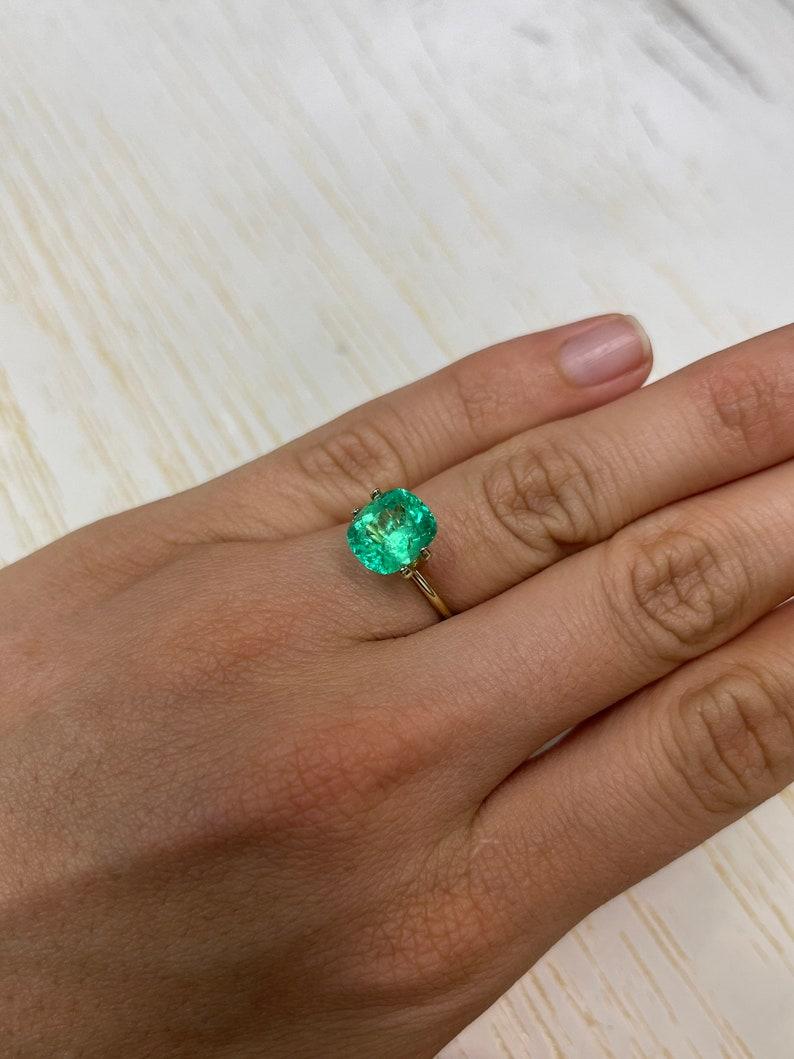 3.50 Carat Yellowish Green Colombian Emerald - Cushion Cut Genuine Earth-Mined For Sale 4