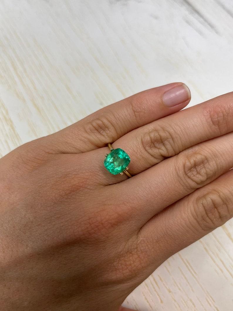 3.50 Carat Yellowish Green Colombian Emerald - Cushion Cut Genuine Earth-Mined For Sale 3