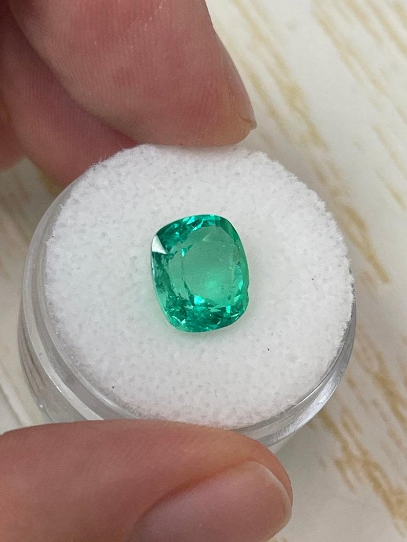 3.50 Carat Yellowish Green Colombian Emerald - Cushion Cut Genuine Earth-Mined In New Condition For Sale In Jupiter, FL