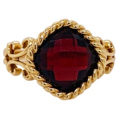 3.50 Carats Garnet Cushion Solitaire, Bold Twist Bezel, 14 Karat Yellow Gold Lv