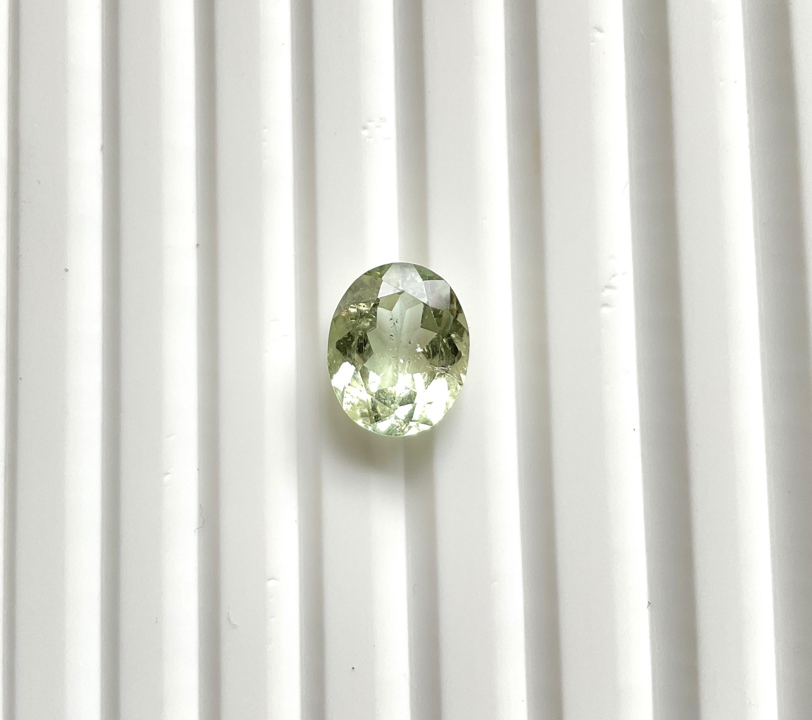 3,50 Quilates Turmalina Verde Facetada Talla Oval Gema Natural de Máxima Calidad Art Decó en venta