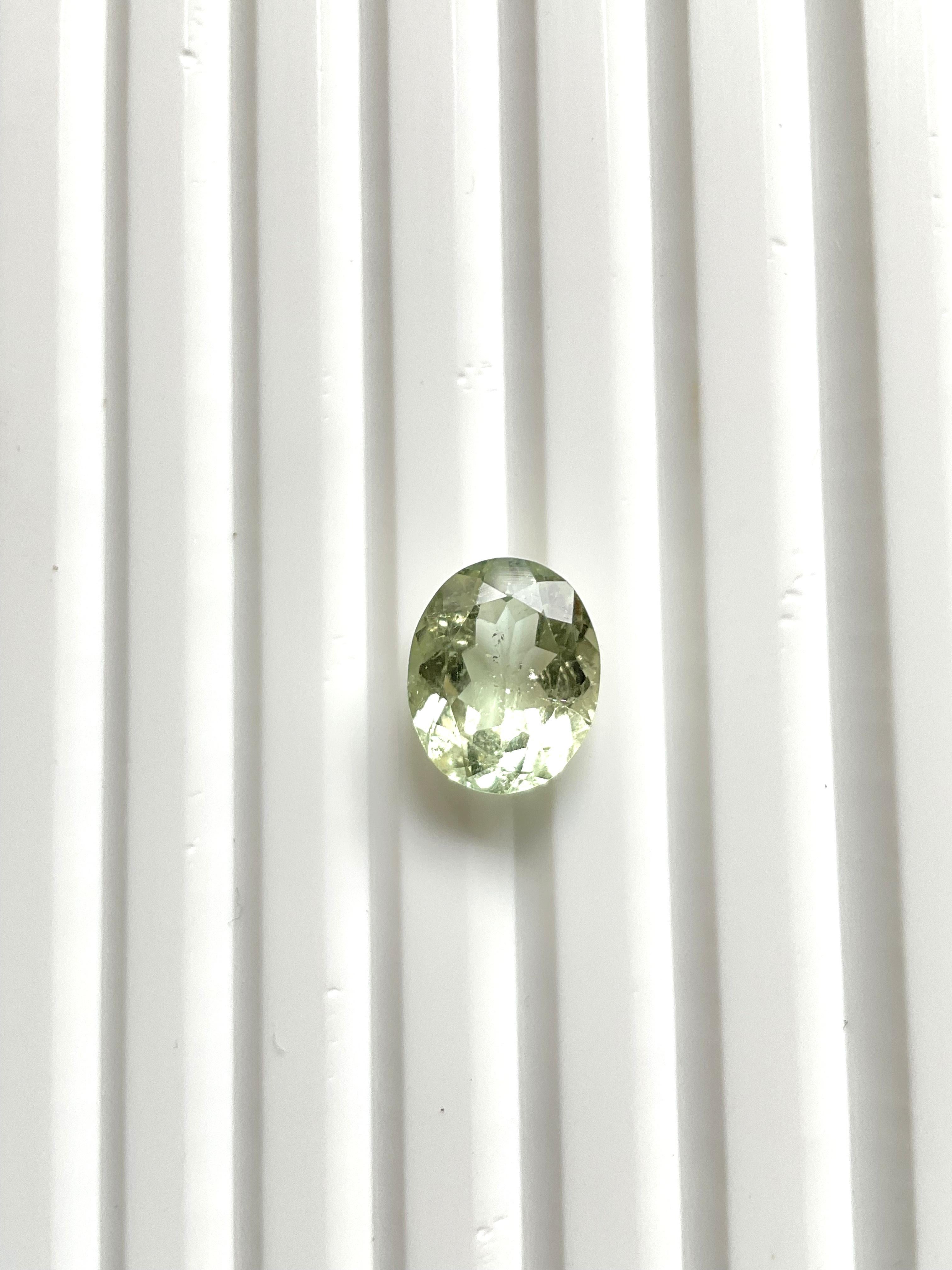 3,50 Quilates Turmalina Verde Facetada Talla Oval Gema Natural de Máxima Calidad Corte oval en venta