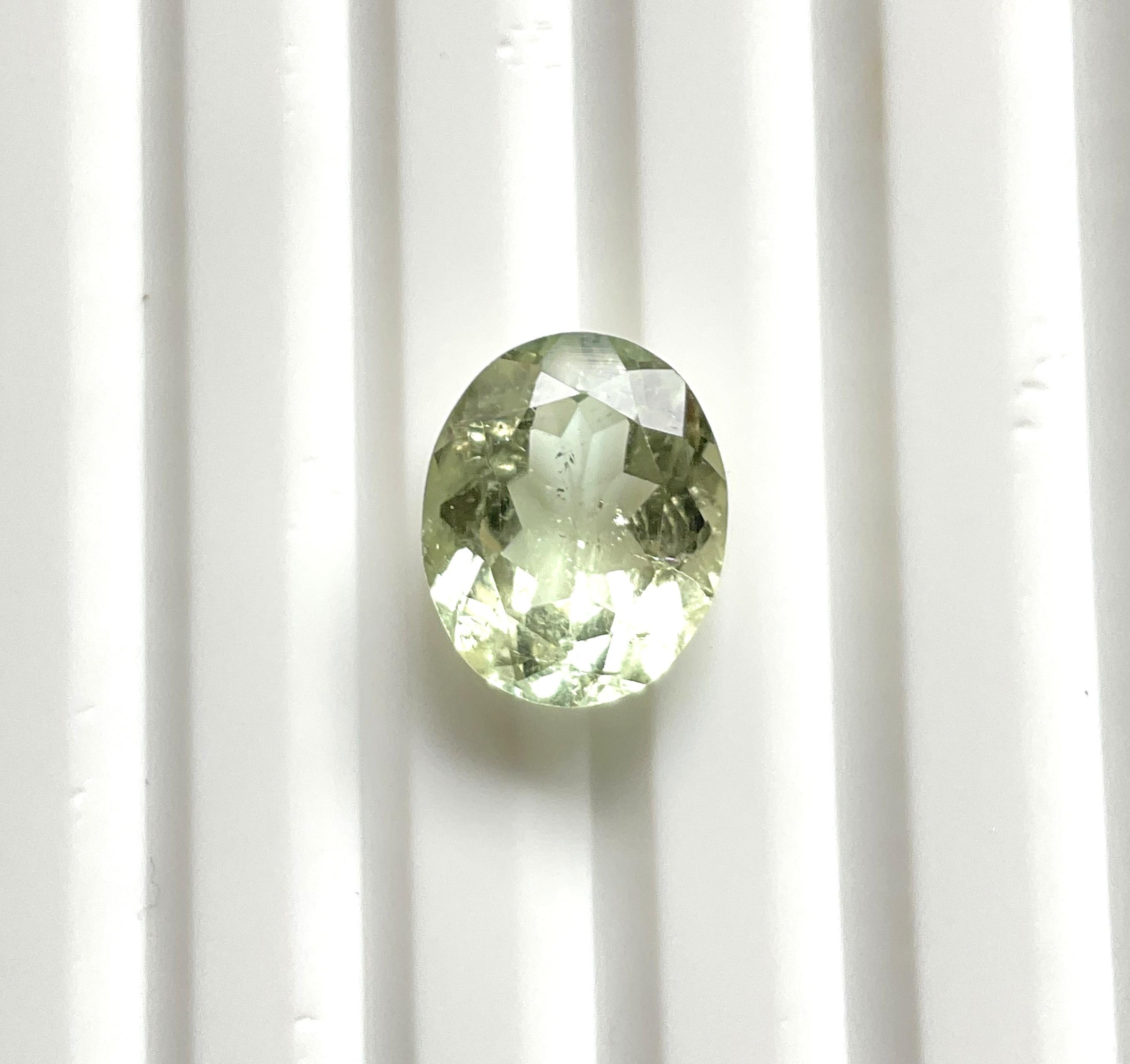 3,50 Quilates Turmalina Verde Facetada Talla Oval Gema Natural de Máxima Calidad en Nuevo estado para la venta en Jaipur, RJ