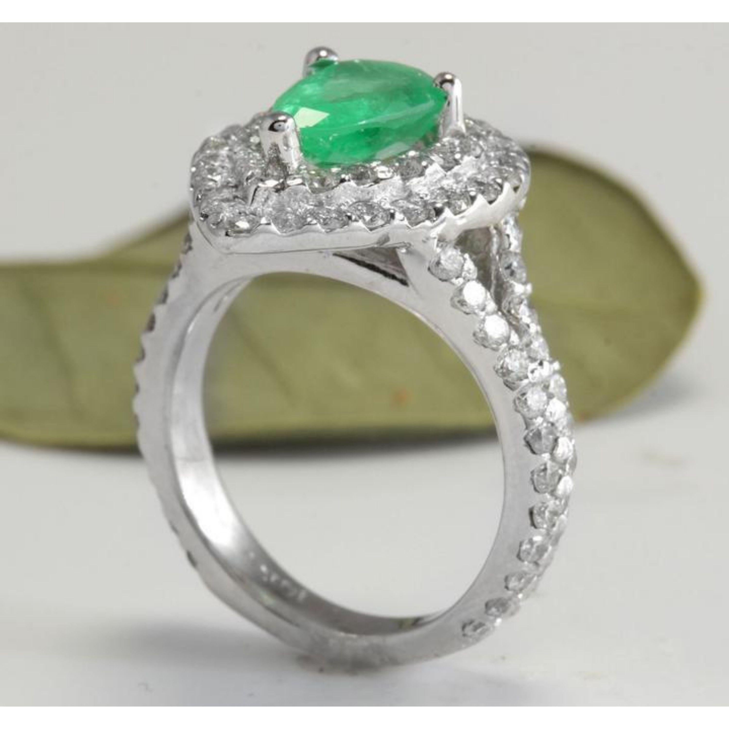 3.50 Carat Natural Colombian Emerald and Diamond 14 Karat Solid White Gold Ring In New Condition For Sale In Los Angeles, CA