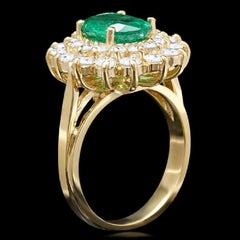 3.50 Carat Natural Emerald and Diamond 14 Karat Solid Yellow Gold Ring