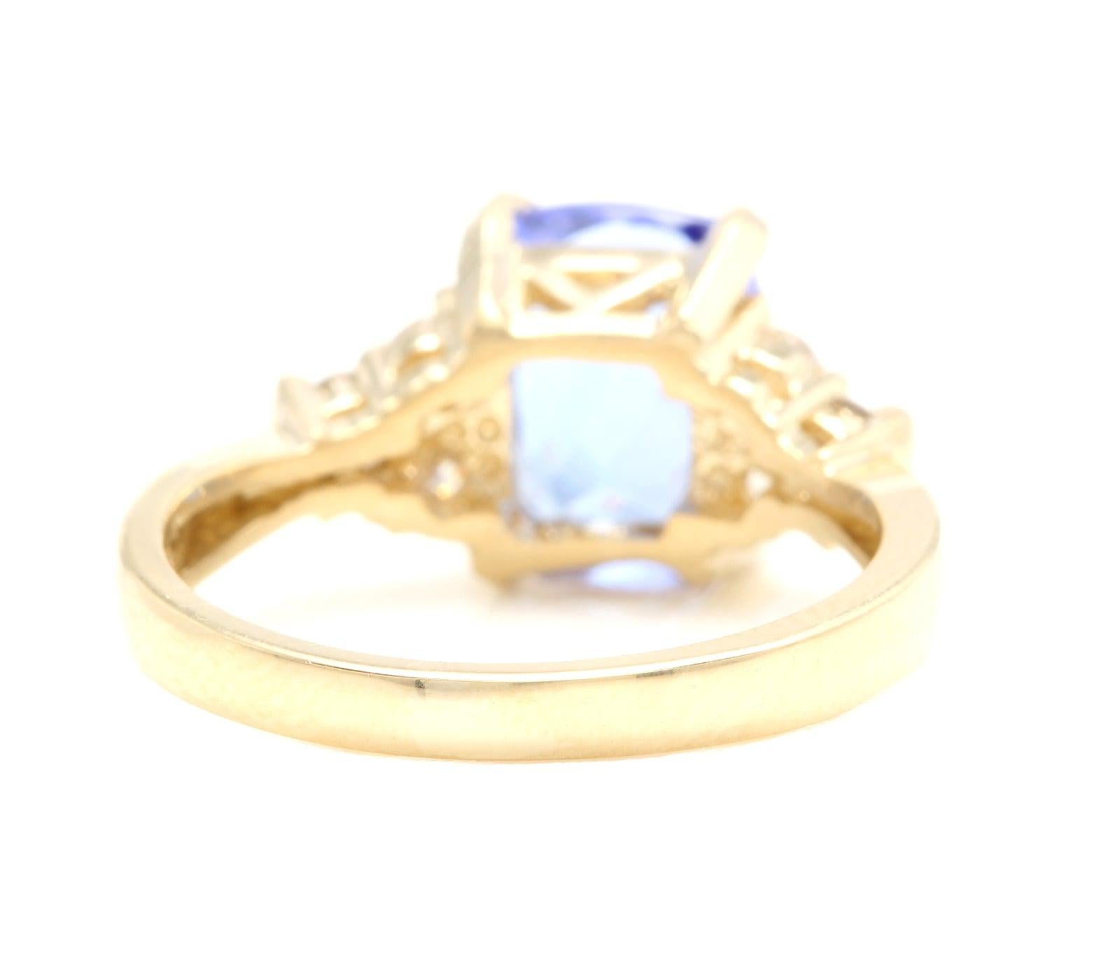 3.50 Carats Natural Tanzanite and Diamond 14K Solid Yellow Gold Ring In New Condition For Sale In Los Angeles, CA