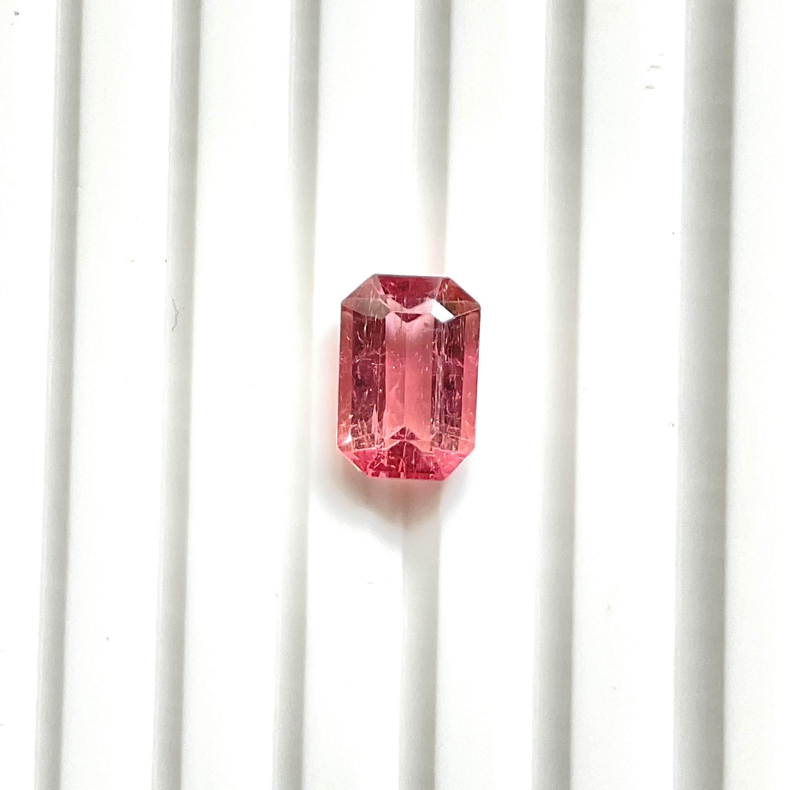 Taille octogone 3.50 Carats Pink Tourmaline Octa Faceted Cut stone Top Quality Natural gemstone en vente
