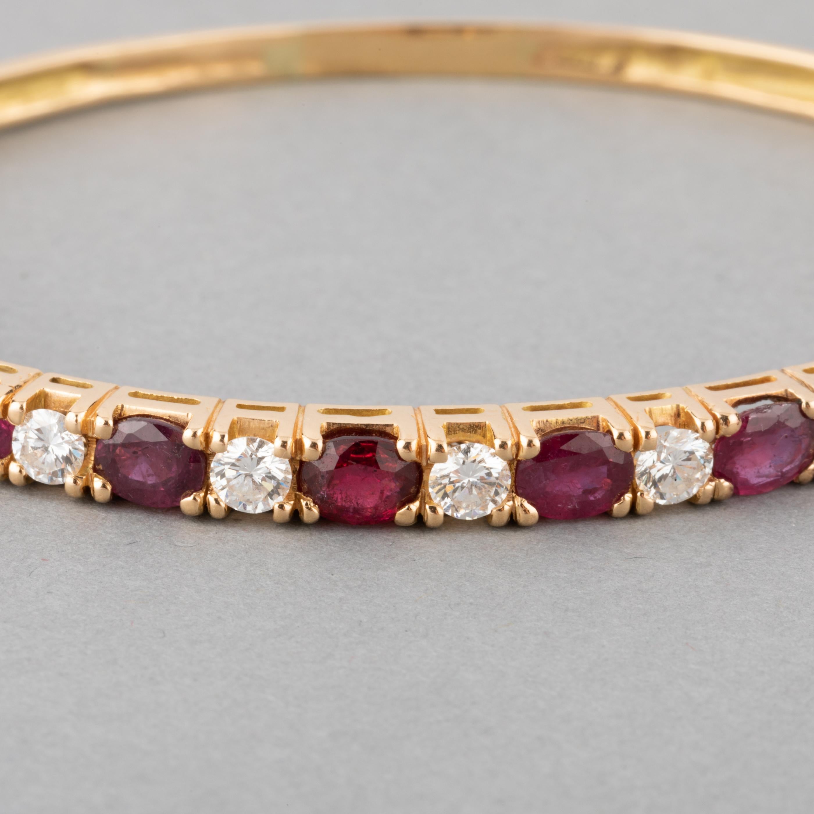 Women's 3.50 Carats Rubies and 1 Carats Diamond Vintage Bracelet For Sale