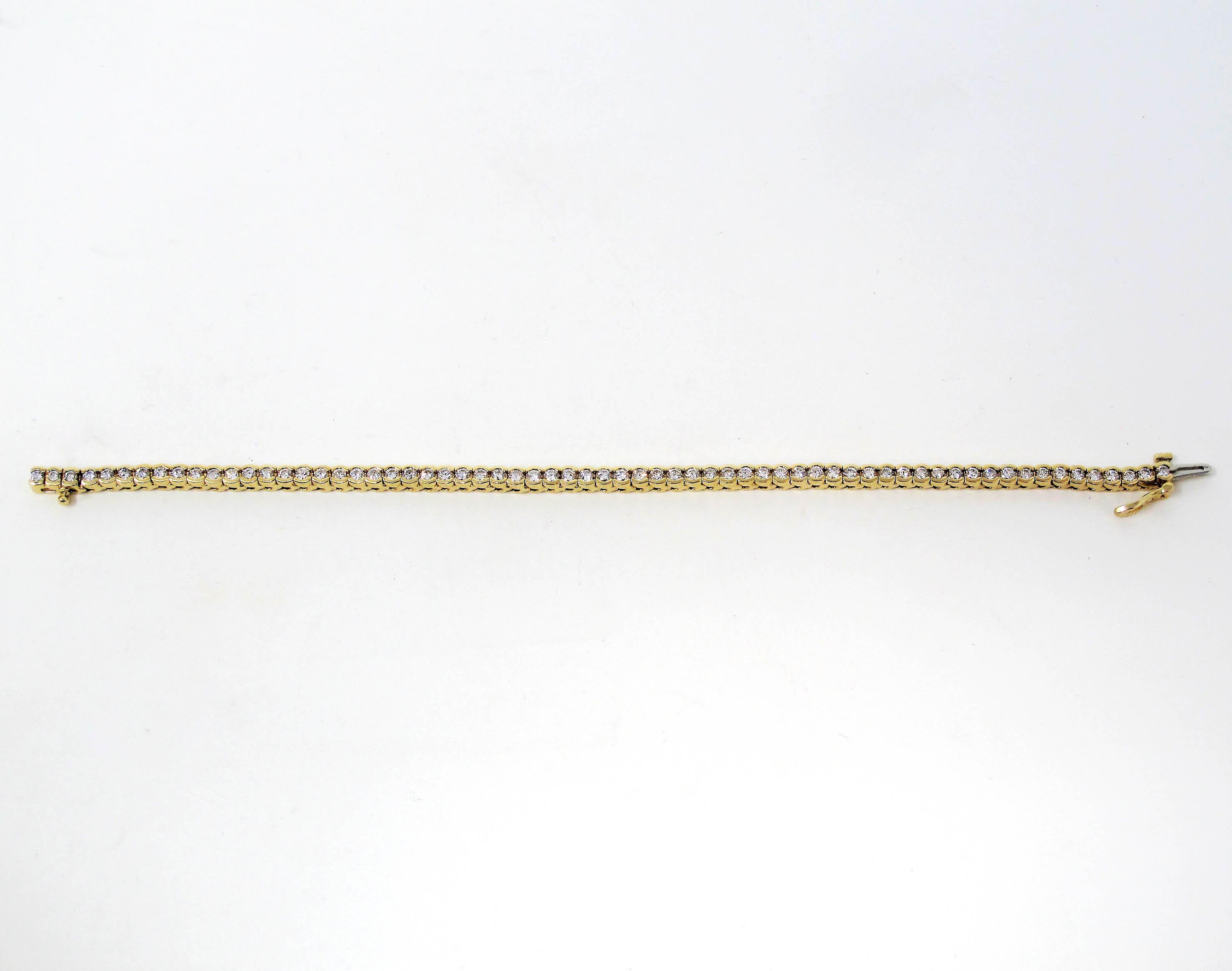 3.50 Carats Total Round Diamond Tennis Line Bracelet in 14 Karat Yellow Gold For Sale 4
