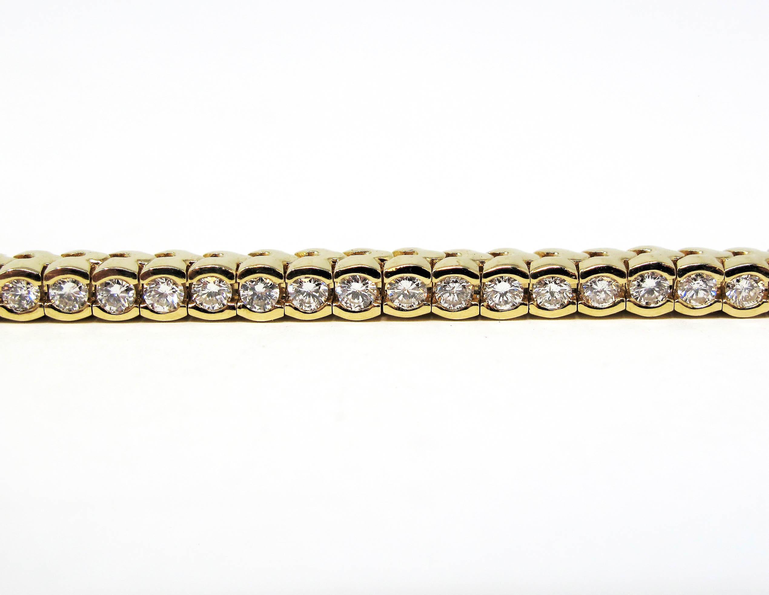 3.50 Carats Total Round Diamond Tennis Line Bracelet in 14 Karat Yellow Gold For Sale 3