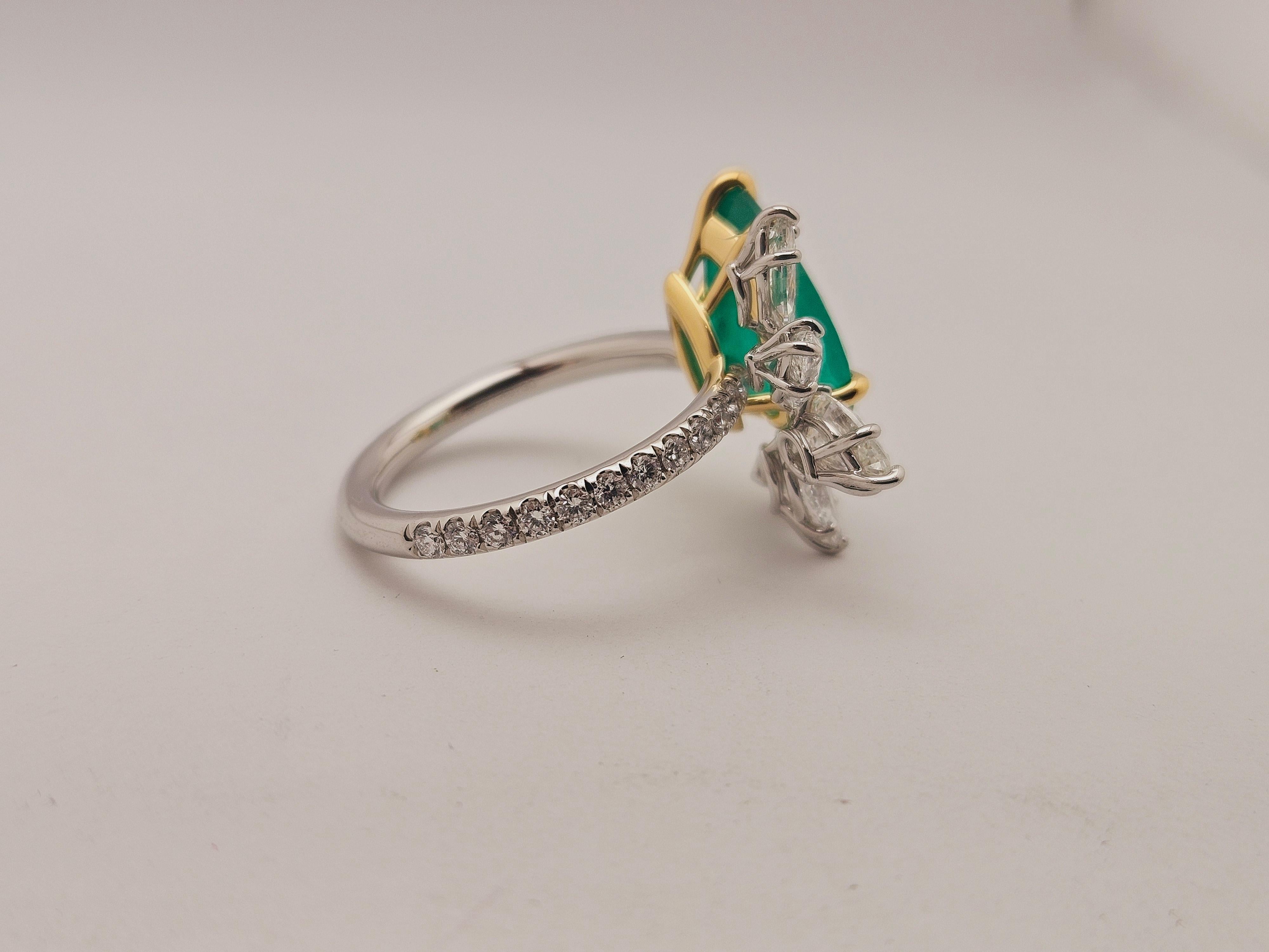 3,50 CT GIA Certificato Colombiano  Anello con smeraldo a forma di pera In condizioni Nuovo in vendita a New York, NY