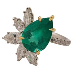 3.50 CT GIA Certified Columbian  pear-shaped Emerald Cluster Ring