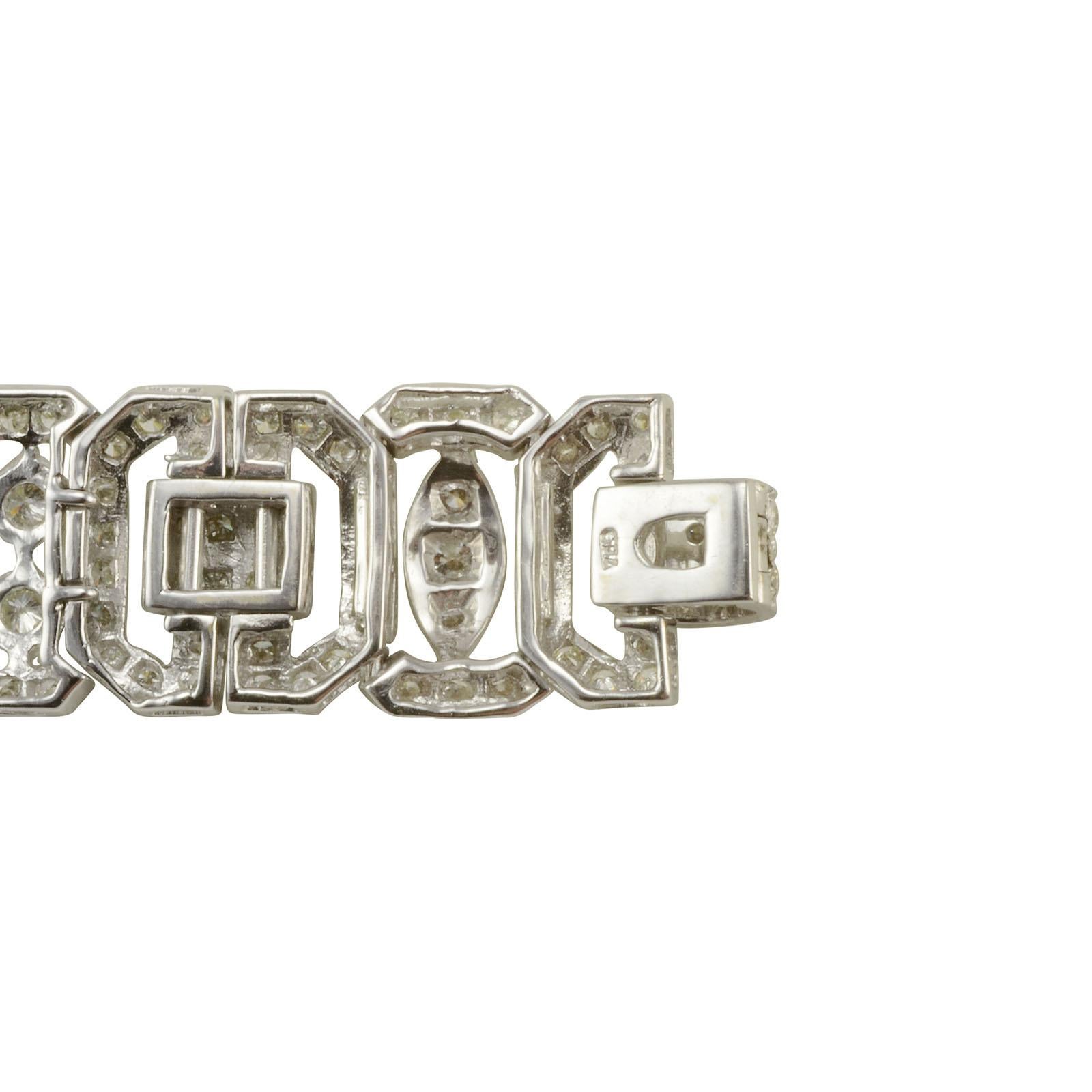 Armband mit 3,50 Karat Diamant und viersträngigen Perlen Damen im Angebot