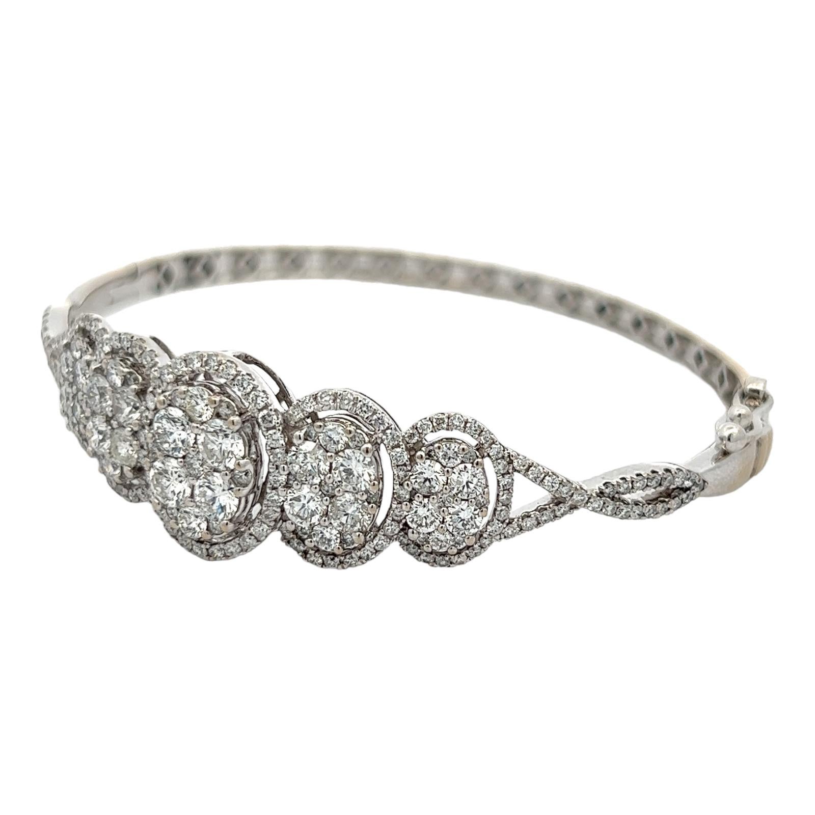 Women's 3.50 CTW Diamond Cluster Oval Hinged Bangle Bracelet 14K White Gold Modern For Sale