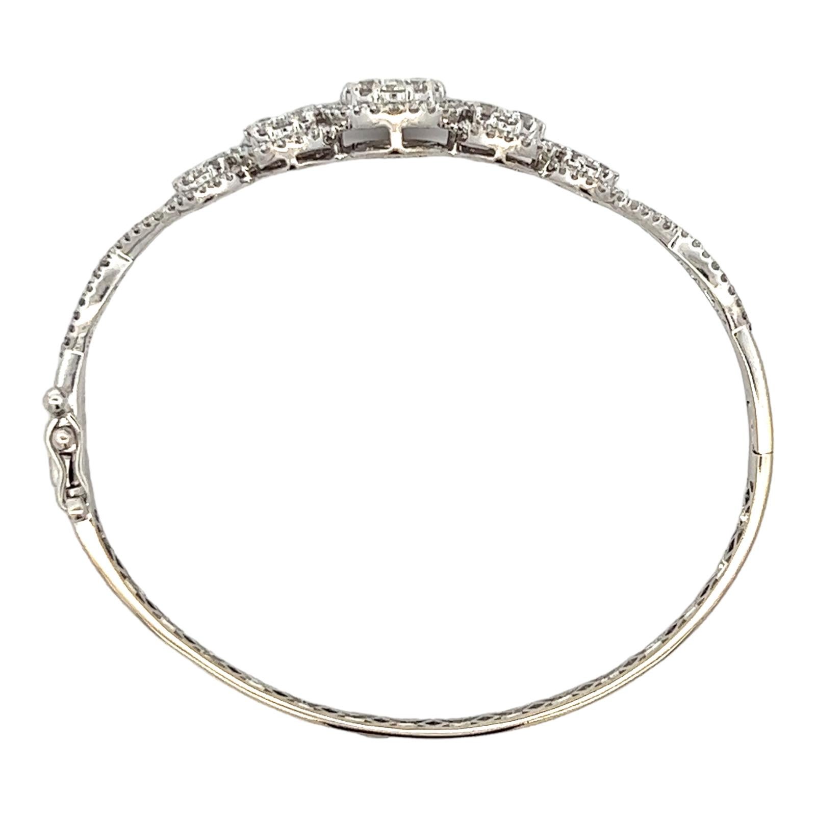 3.50 CTW Diamond Cluster Oval Hinged Bangle Bracelet 14K White Gold Modern For Sale 2