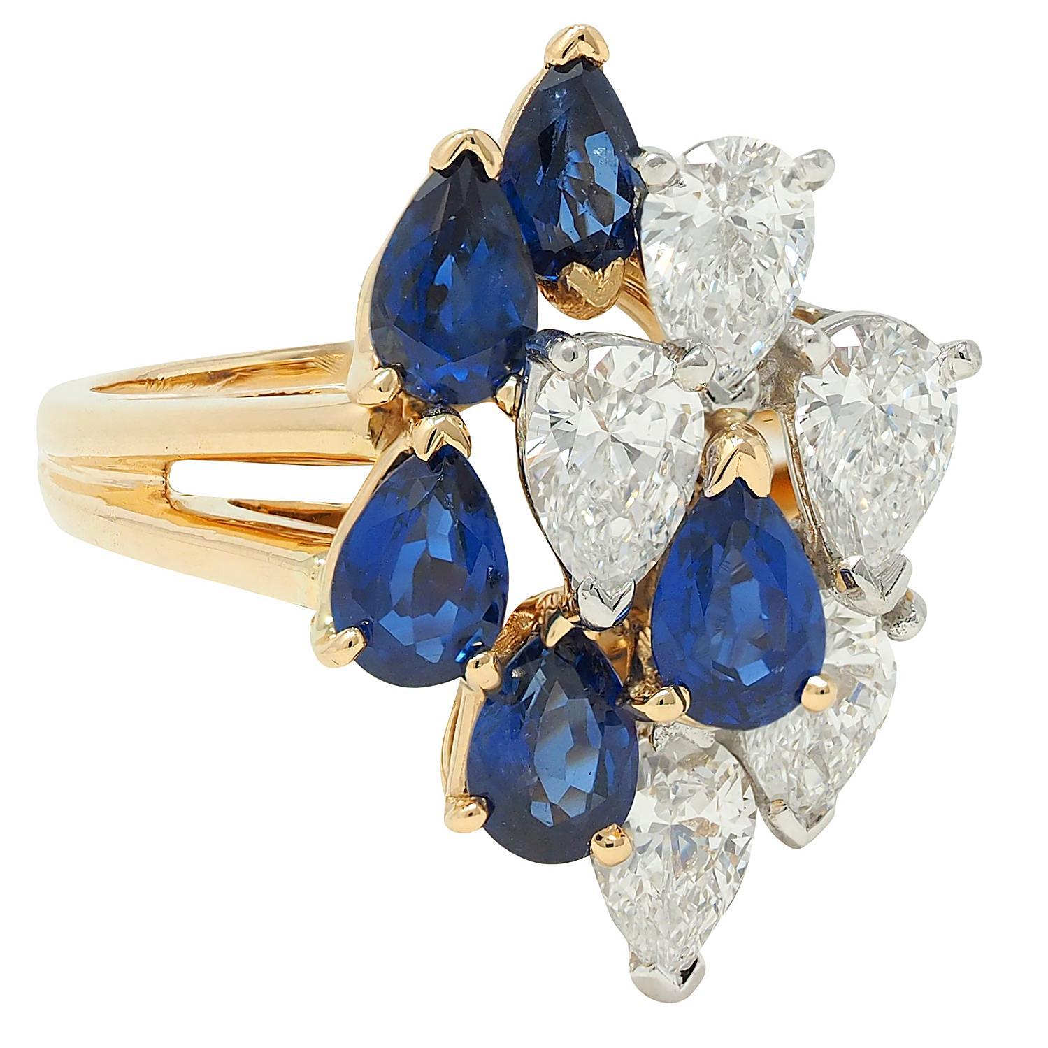 Taille poire Bague cocktail grappe vintage en or 18 carats, platine, diamants et saphir 3,50 carats poids total en vente