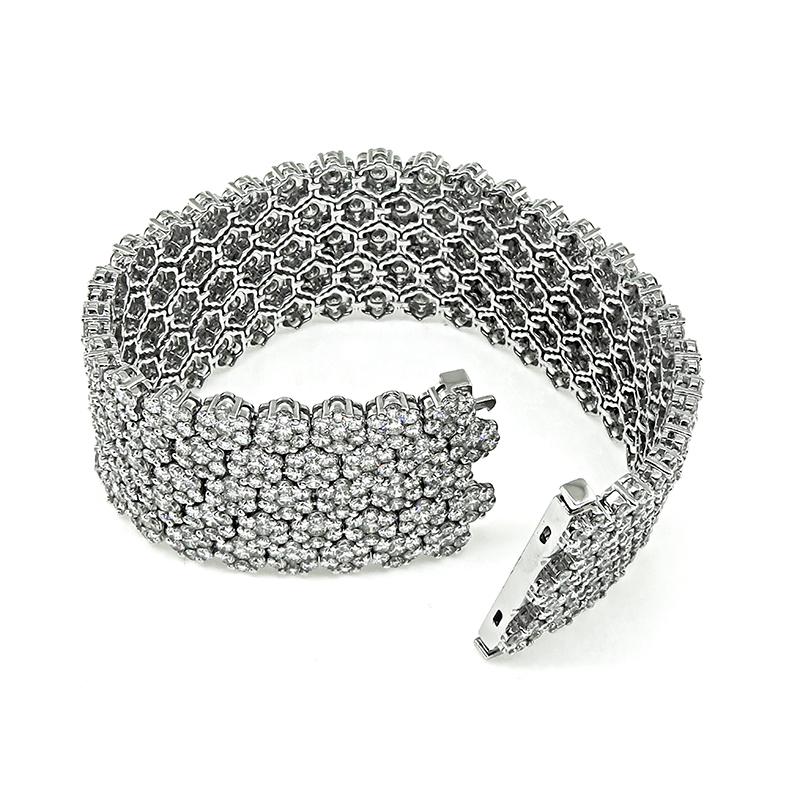 35.00ct Diamond White Gold Bracelet In Good Condition For Sale In New York, NY