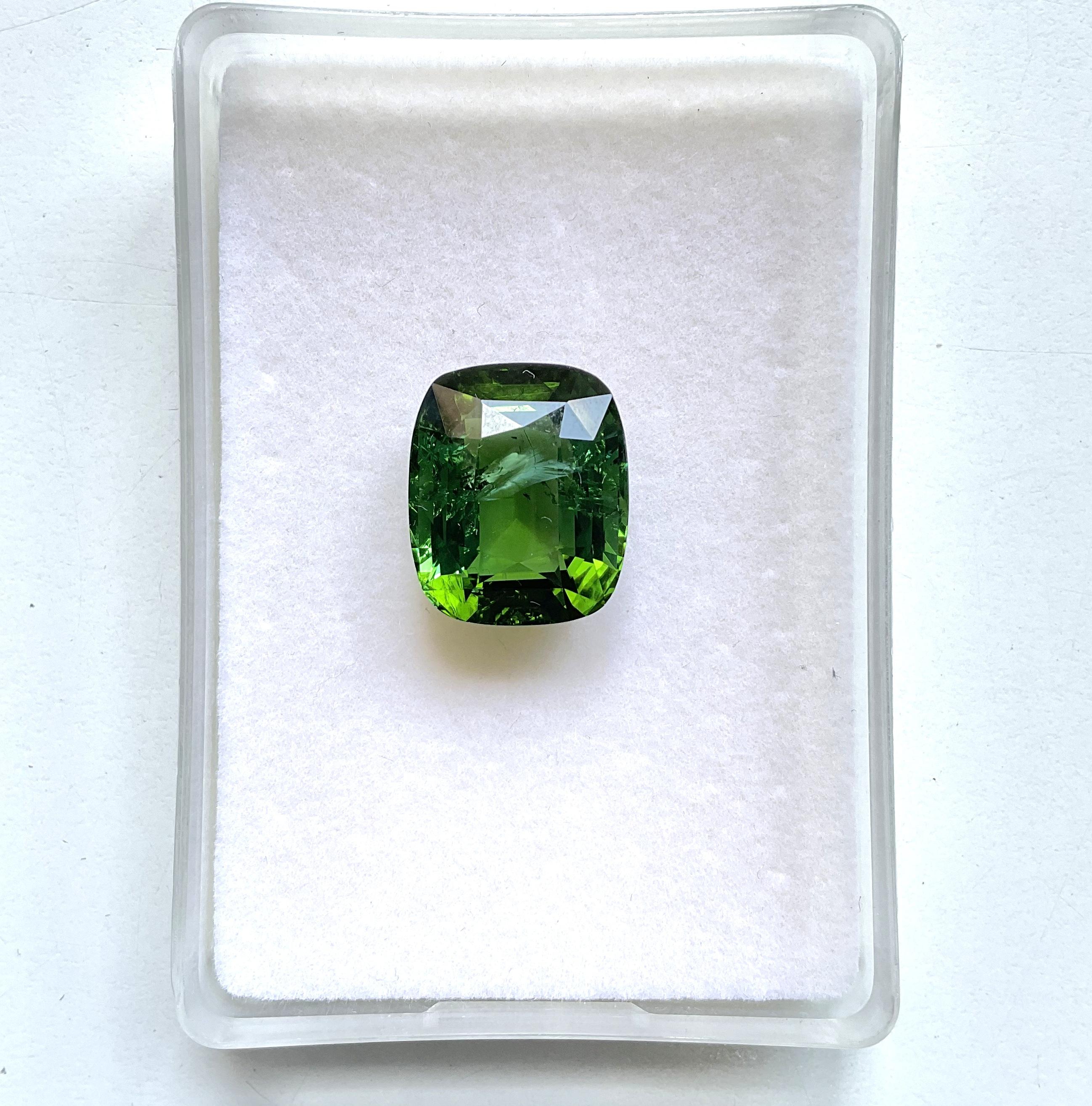 Art Déco 35,07 Carati di qualità superiore Tormalina verde taglio a cuscino Pietra preziosa naturale in vendita
