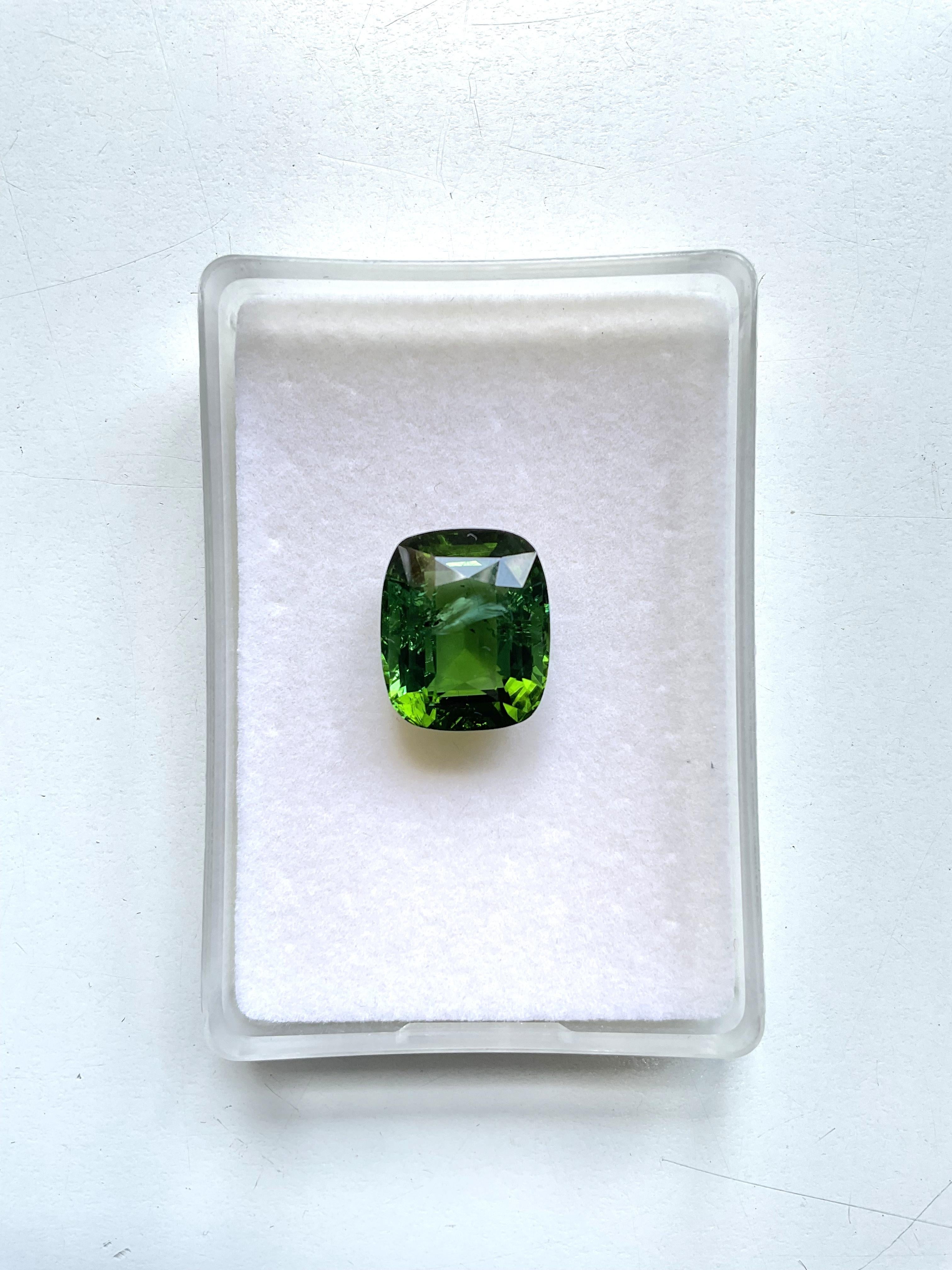 Taglio cuscino 35,07 Carati di qualità superiore Tormalina verde taglio a cuscino Pietra preziosa naturale in vendita