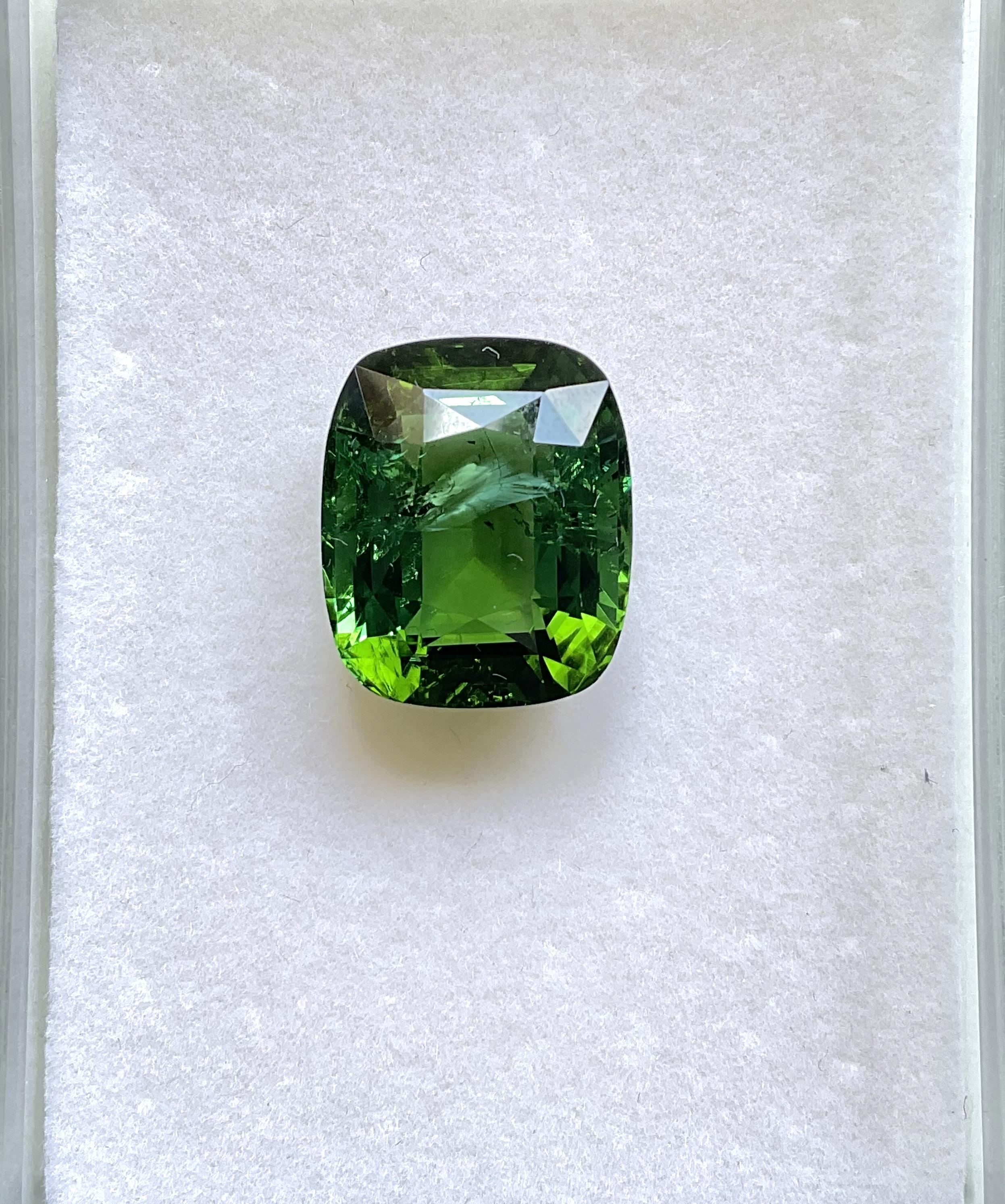 da uomo o donna 35,07 Carati di qualità superiore Tormalina verde taglio a cuscino Pietra preziosa naturale in vendita