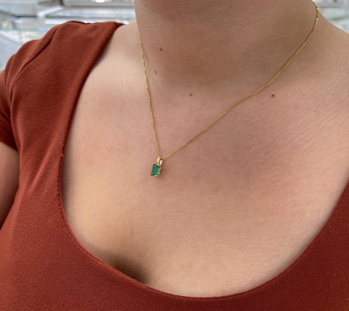 3.50ct 14K Gold Dark Green Emerald Cut Pendant Necklace For Sale 5