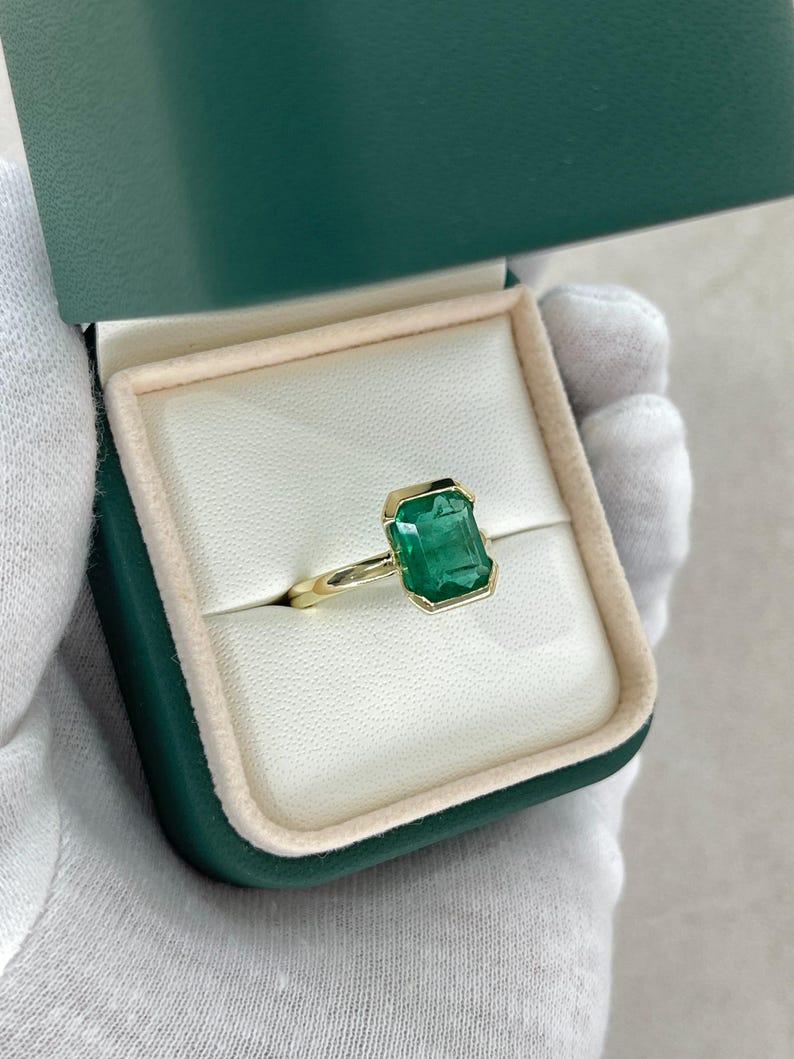 3.50ct 14K Vivid Green Emerald Solitaire Ring - Emerald Cut Half Bezel 585 Gold 2