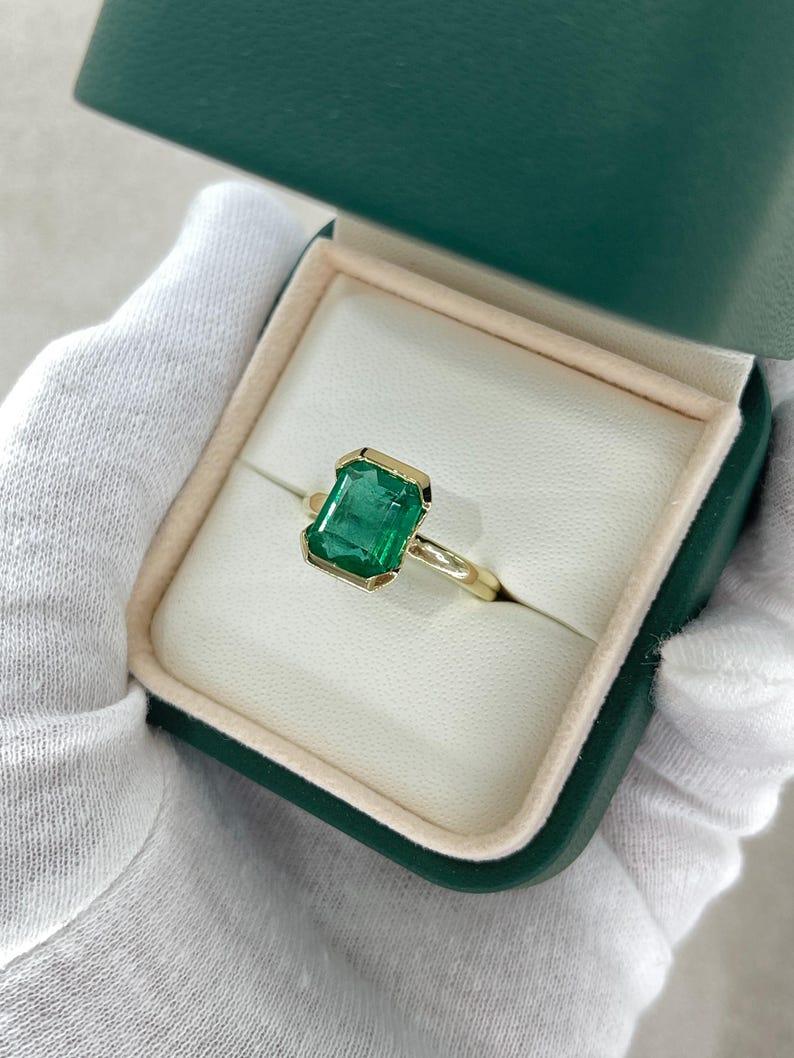 3.50ct 14K Vivid Green Emerald Solitaire Ring - Emerald Cut Half Bezel 585 Gold 3