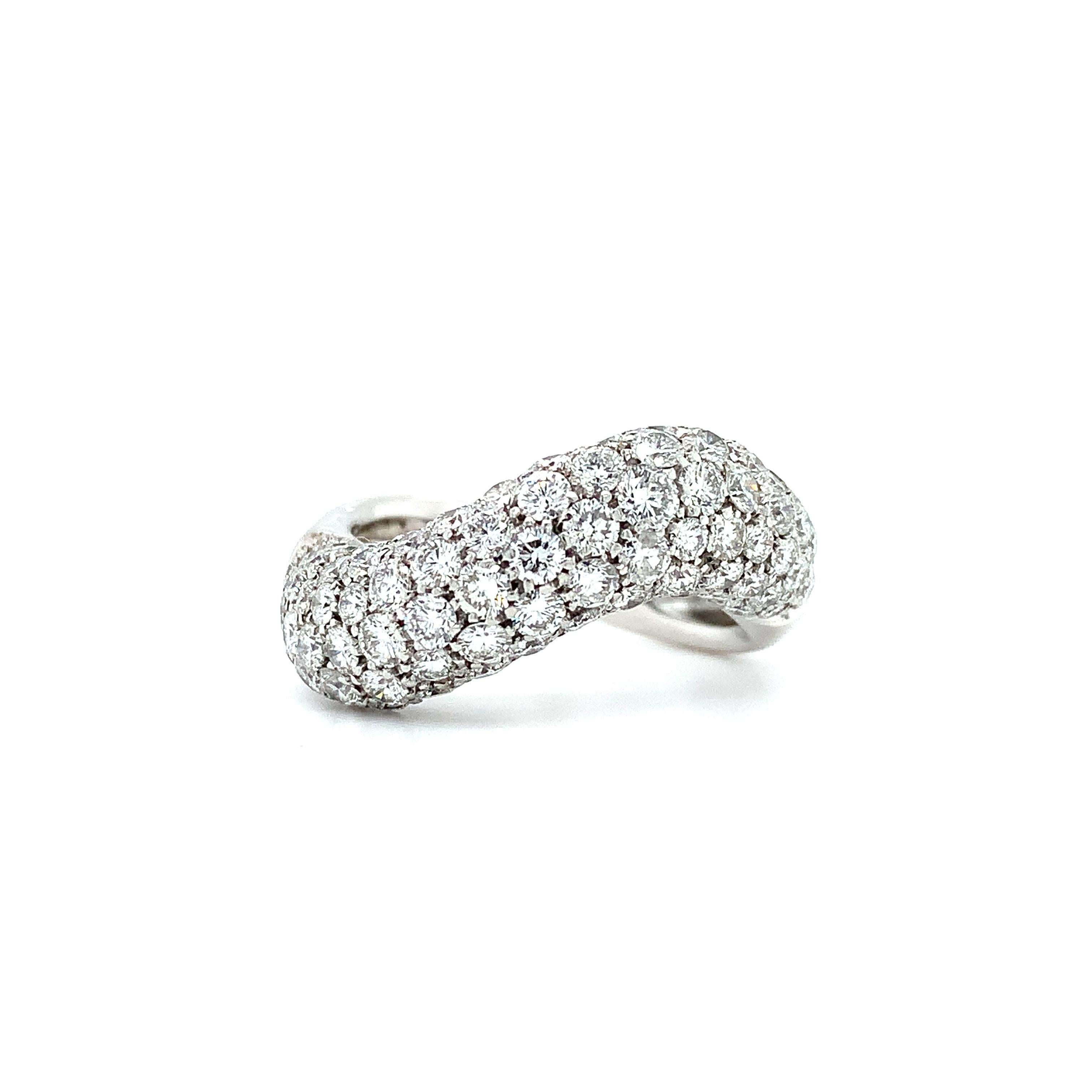 3.50ct Curved Bombe Dome Curved Diamond Pave Ring 18K White Gold In New Condition For Sale In London, GB