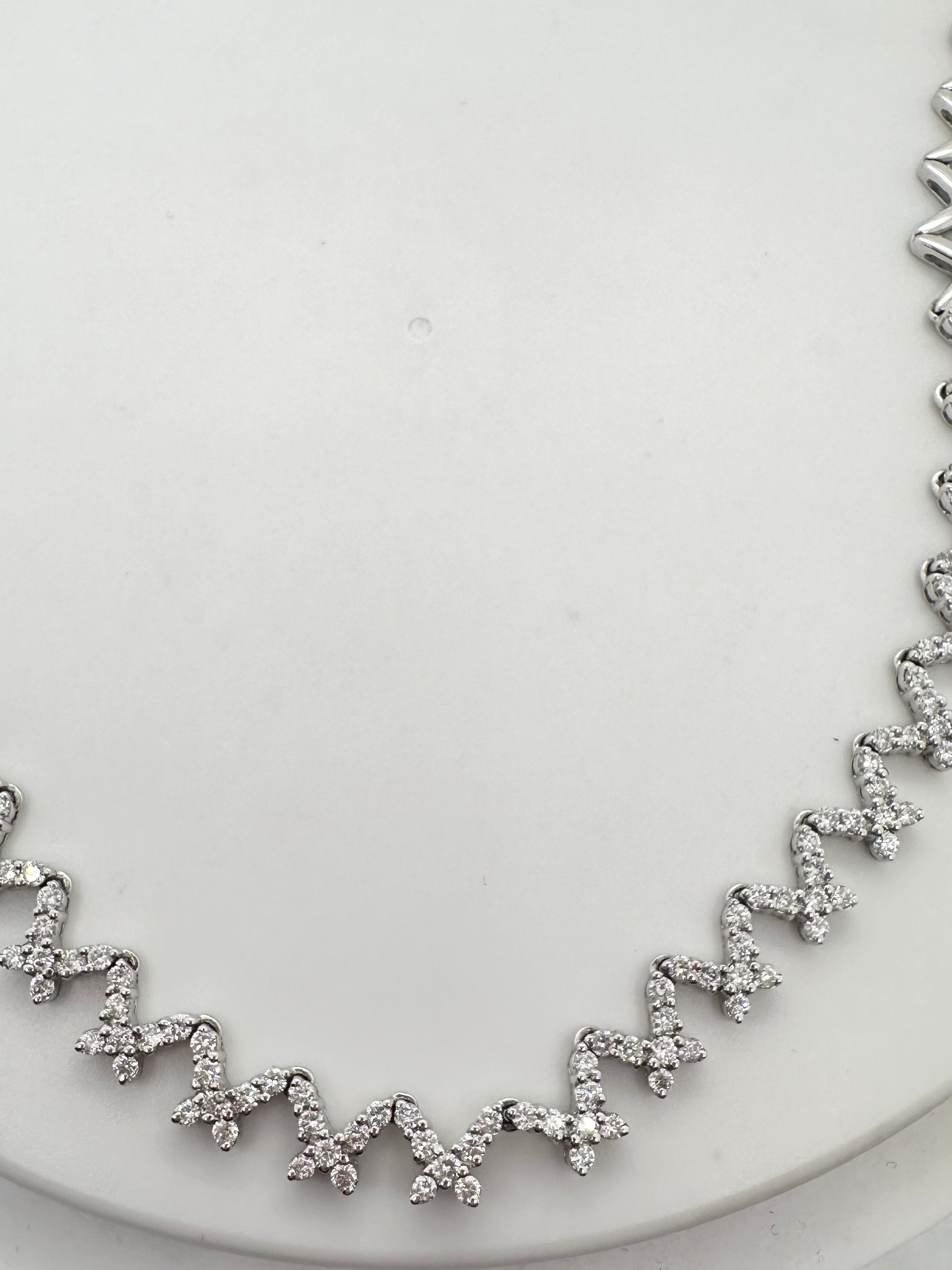Round Cut 3.50ct Diamond necklace 18Kt white gold stunning bunny necklace For Sale