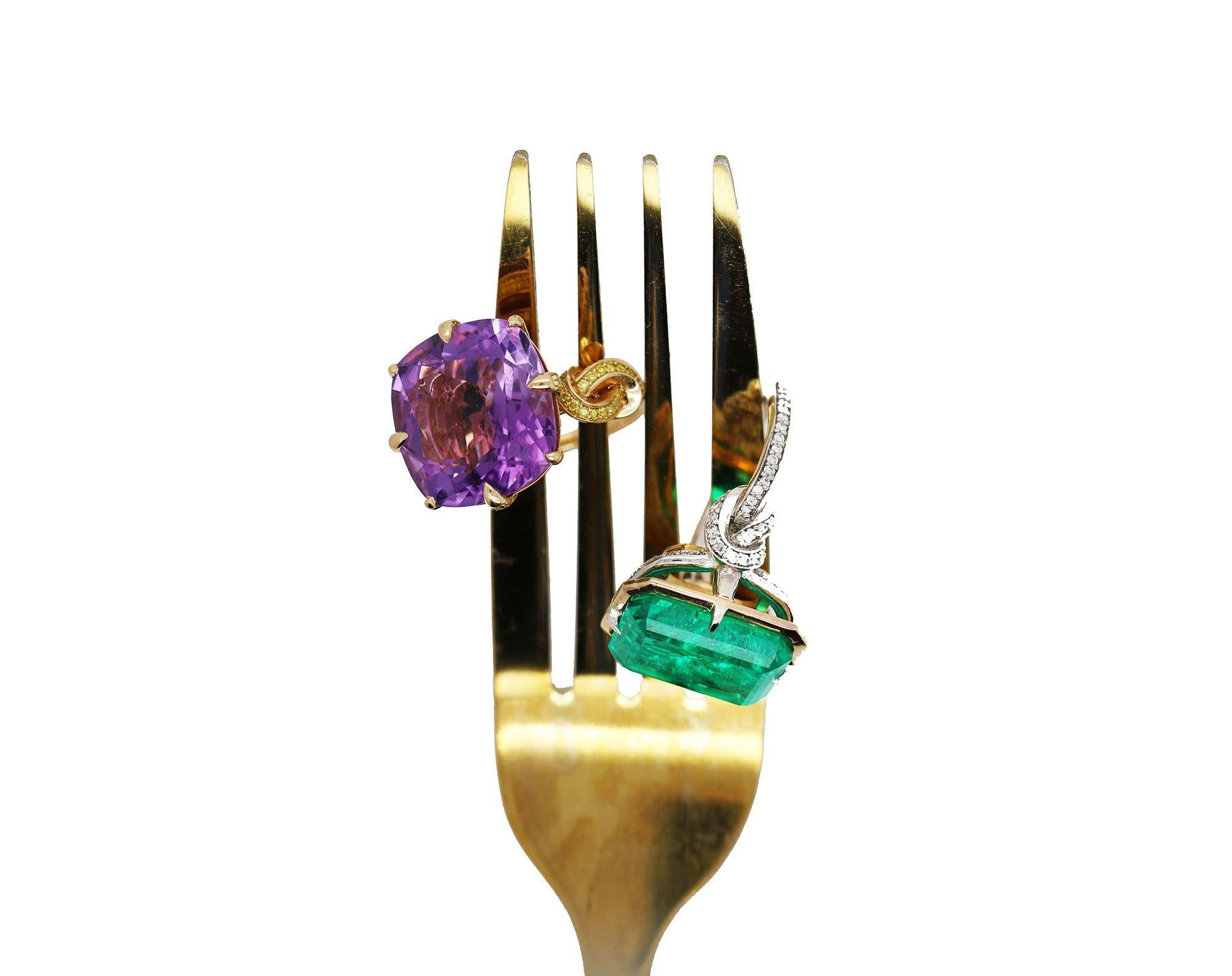 3ct Emerald in Forget Me Knot Ring Platinum and 22ct Yellow Gold In New Condition For Sale In Brisbane, AU