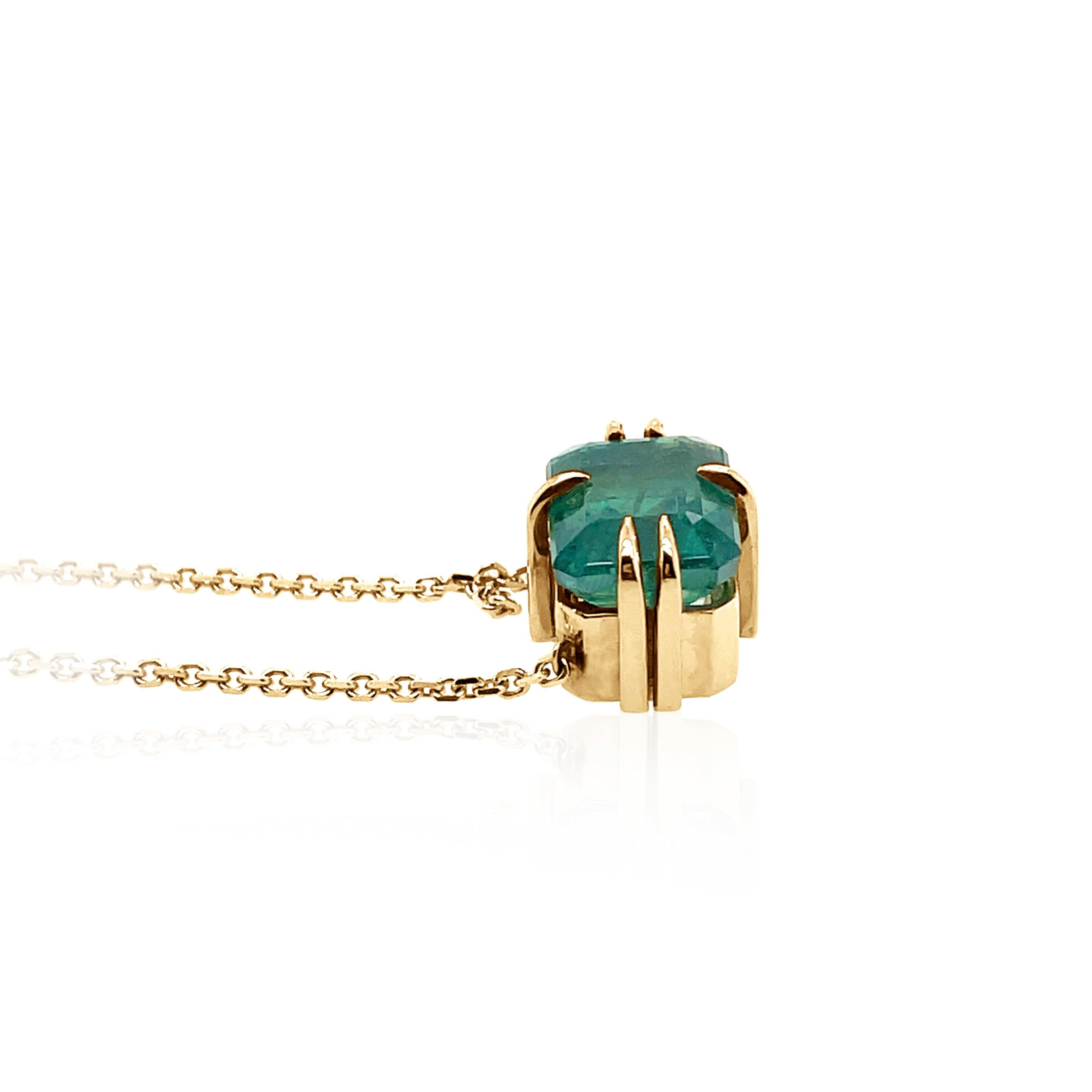Artisan Collier à pendentif Icone en or jaune 18 carats de 3,50 ct d'émeraude avec chaîne en vente