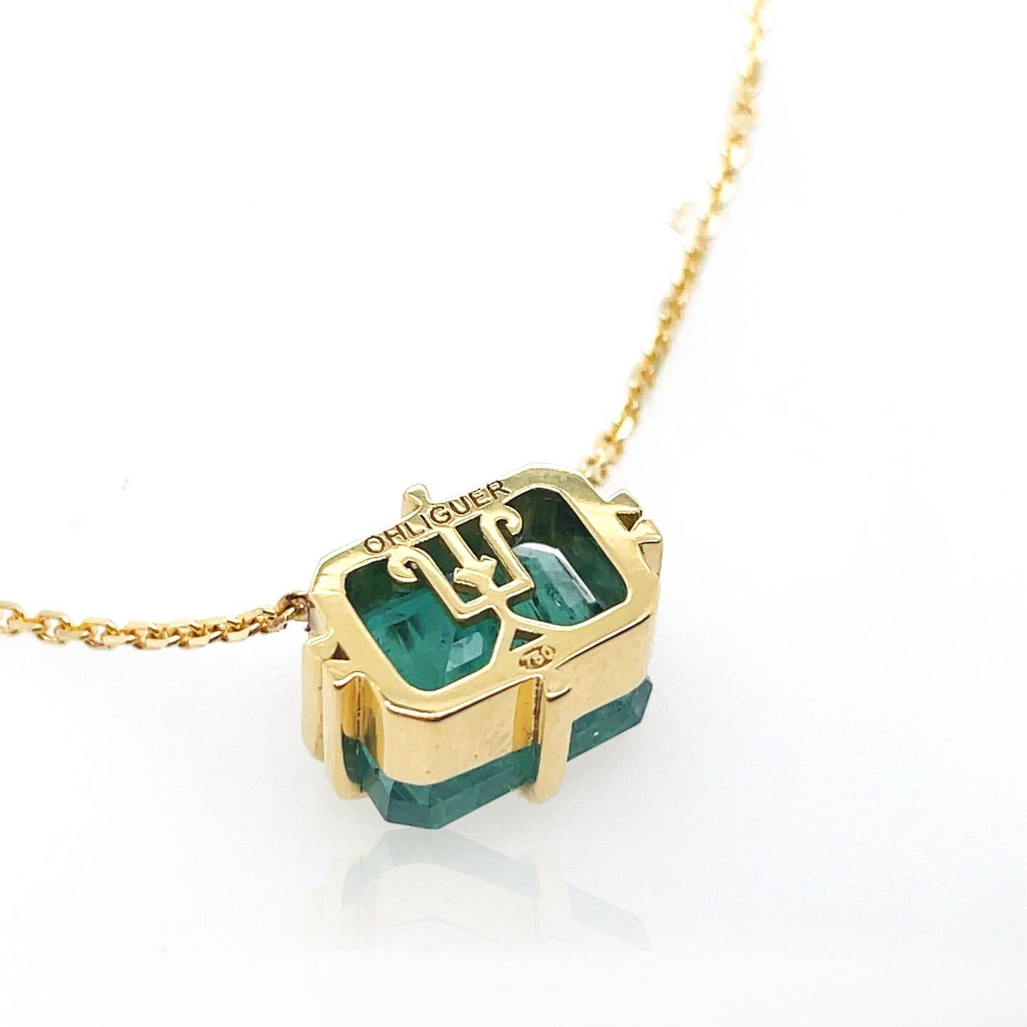 Collier à pendentif Icone en or jaune 18 carats de 3,50 ct d'émeraude avec chaîne Neuf - En vente à Brisbane, AU