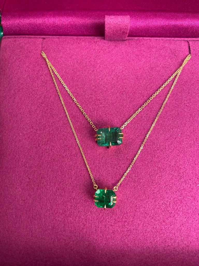 Women's or Men's 3.50ct Emerald necklace made in 18k yellow gold with chain For Sale