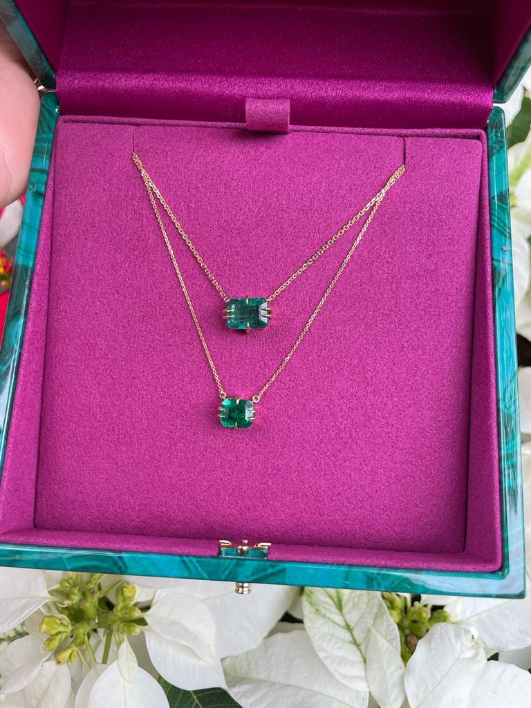 3.50ct Emerald necklace made in 18k yellow gold with chain For Sale 3