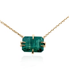 3.50ct Emerald necklace made in 18k yellow gold with chain