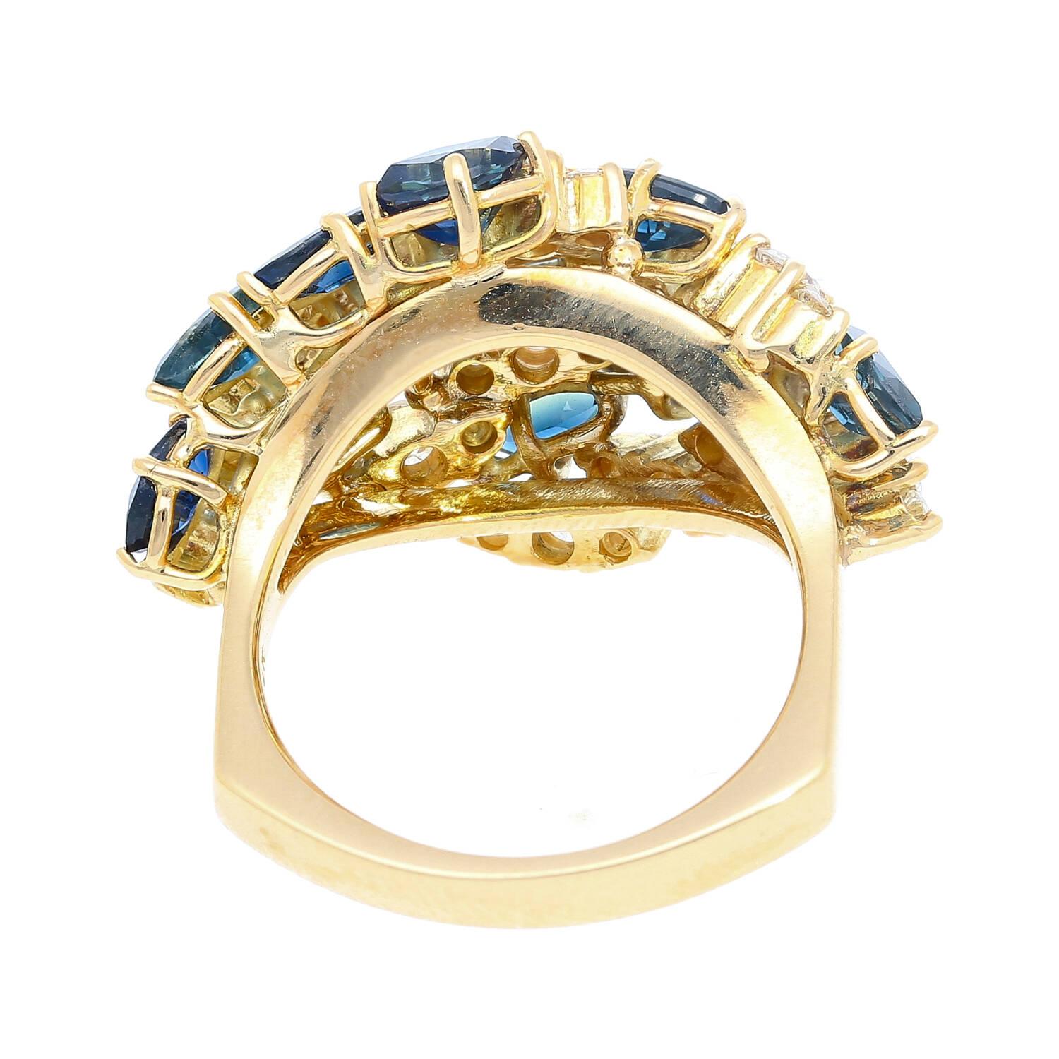 3.50ct Marquise Cut Blue Sapphire & 1ct Diamond Cluster Ring in 18k Yellow Gold In New Condition For Sale In Miami, FL