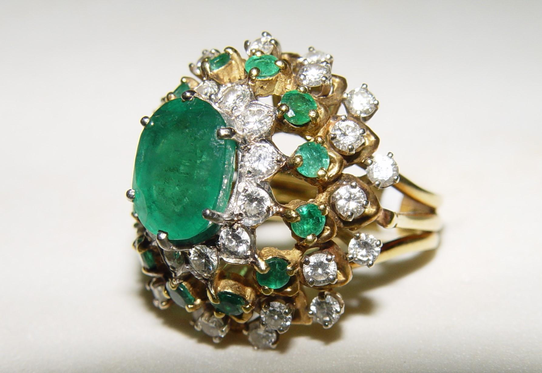 3.50CT Natural Emerald and Diamond cocktail ring 18K s-6 For Sale 7