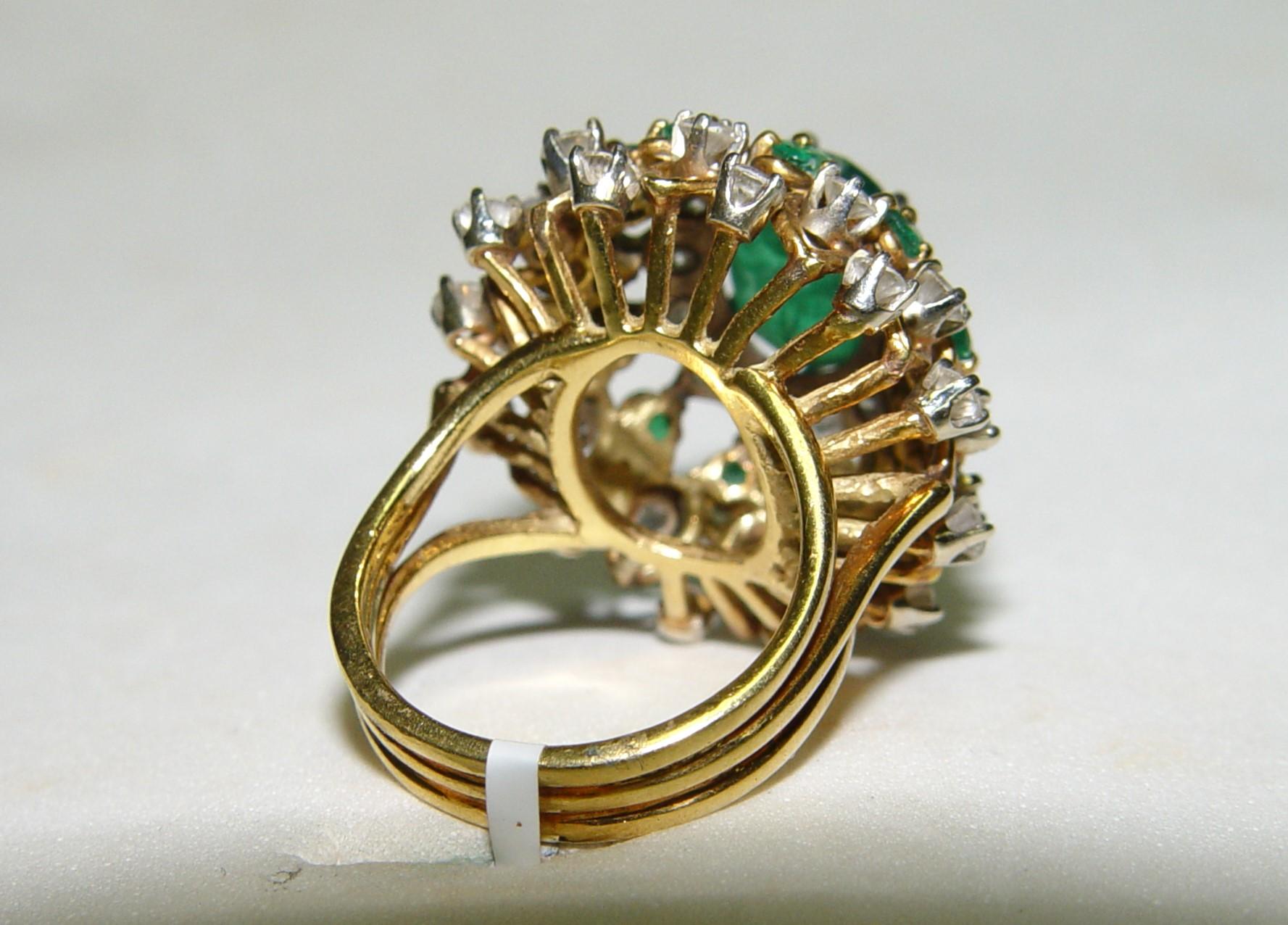 3.50CT Natural Emerald and Diamond cocktail ring 18K s-6 For Sale 8